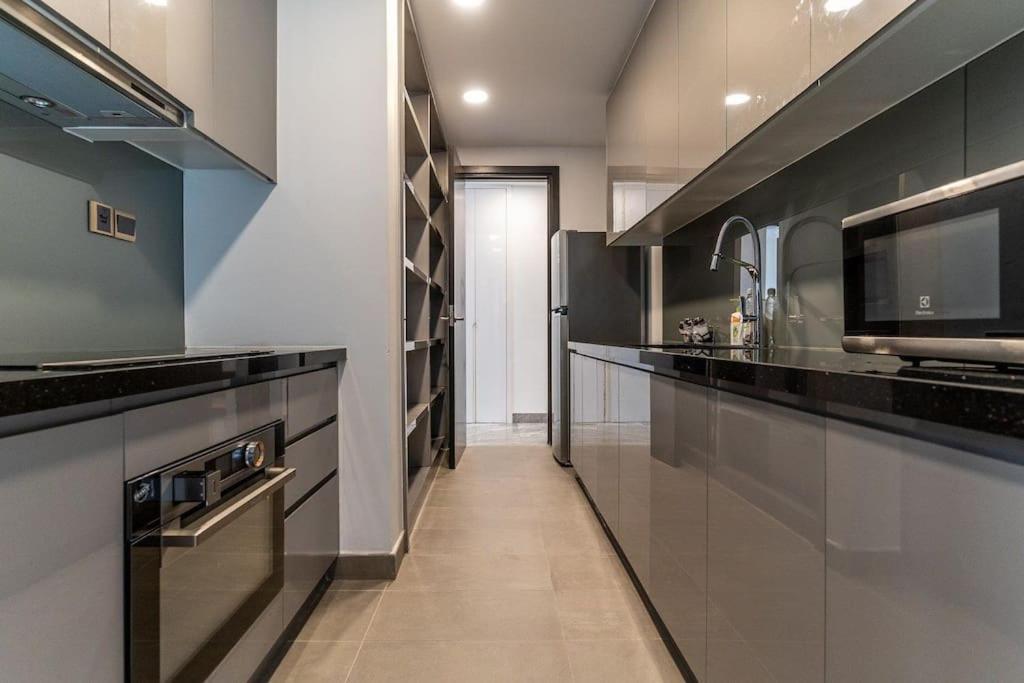 Apartment The Rixx Terrific Apartment@d1/pool/gym/sauna/kids *
