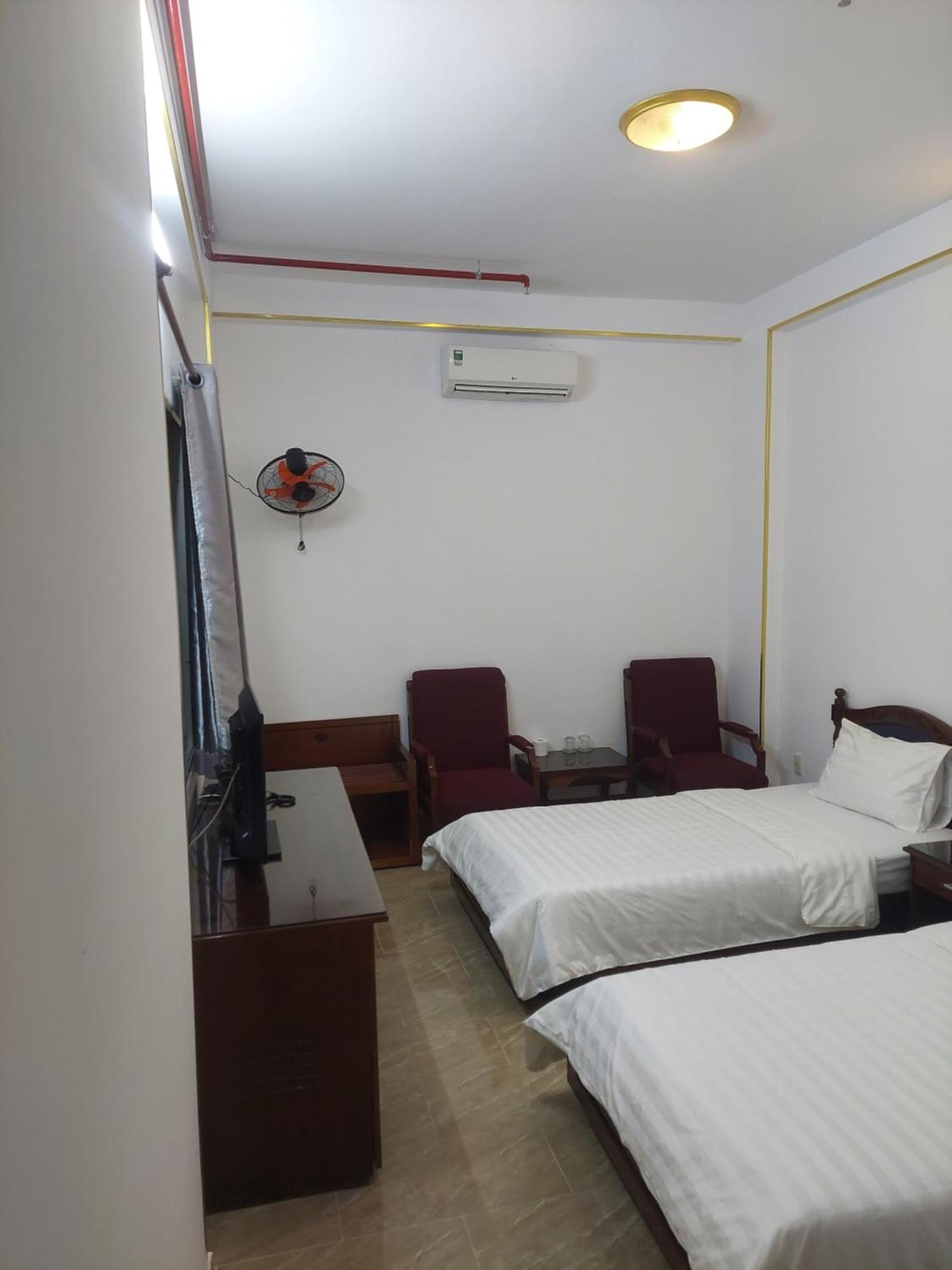 Hotel Khach San Trung Mai