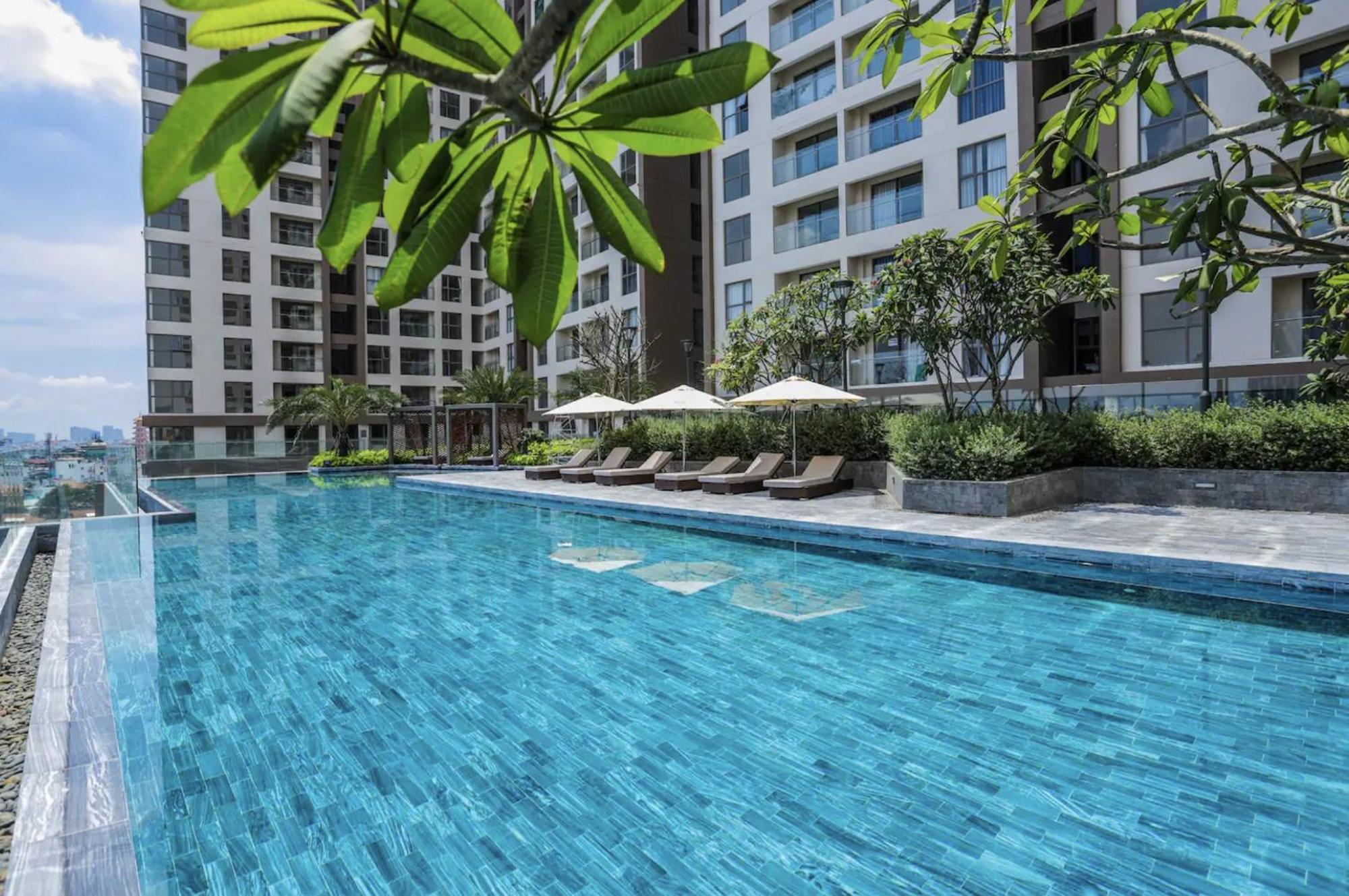 Emerald Millennium Free Pool