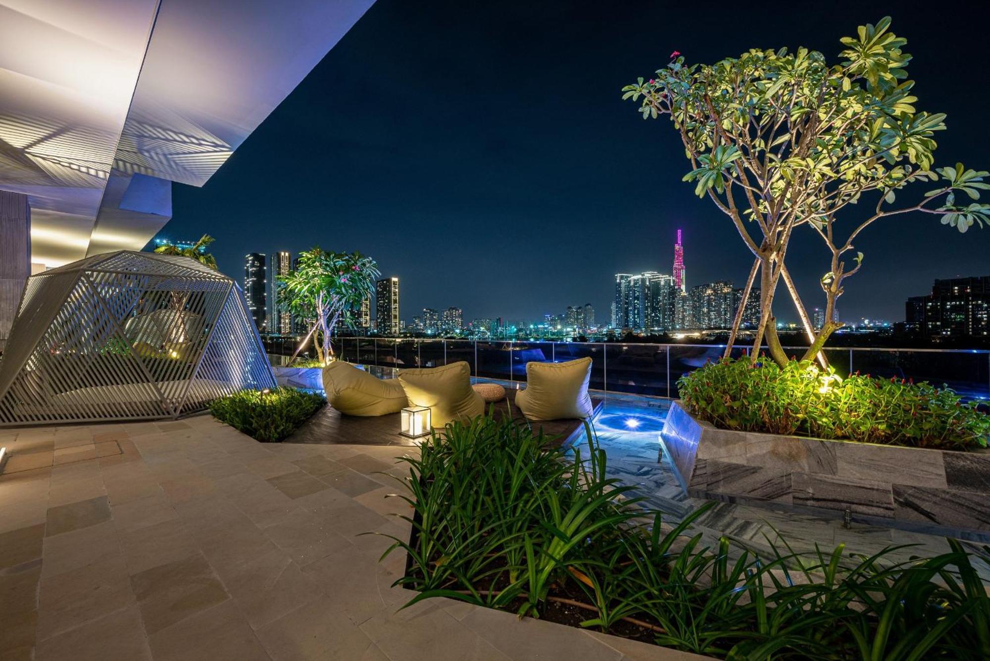 Apartment Metropole Saigon *