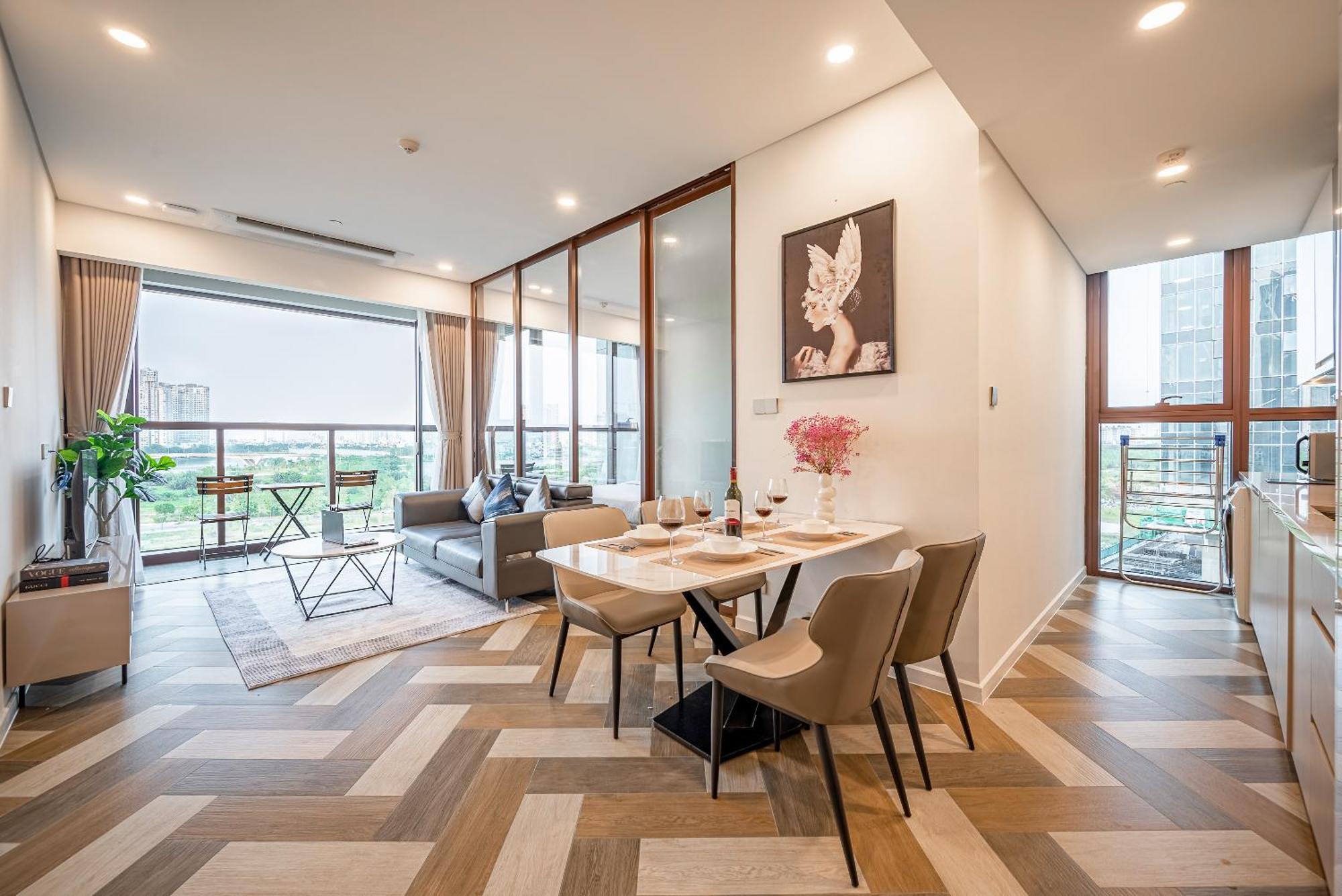 Metropole Saigon Apartment *
