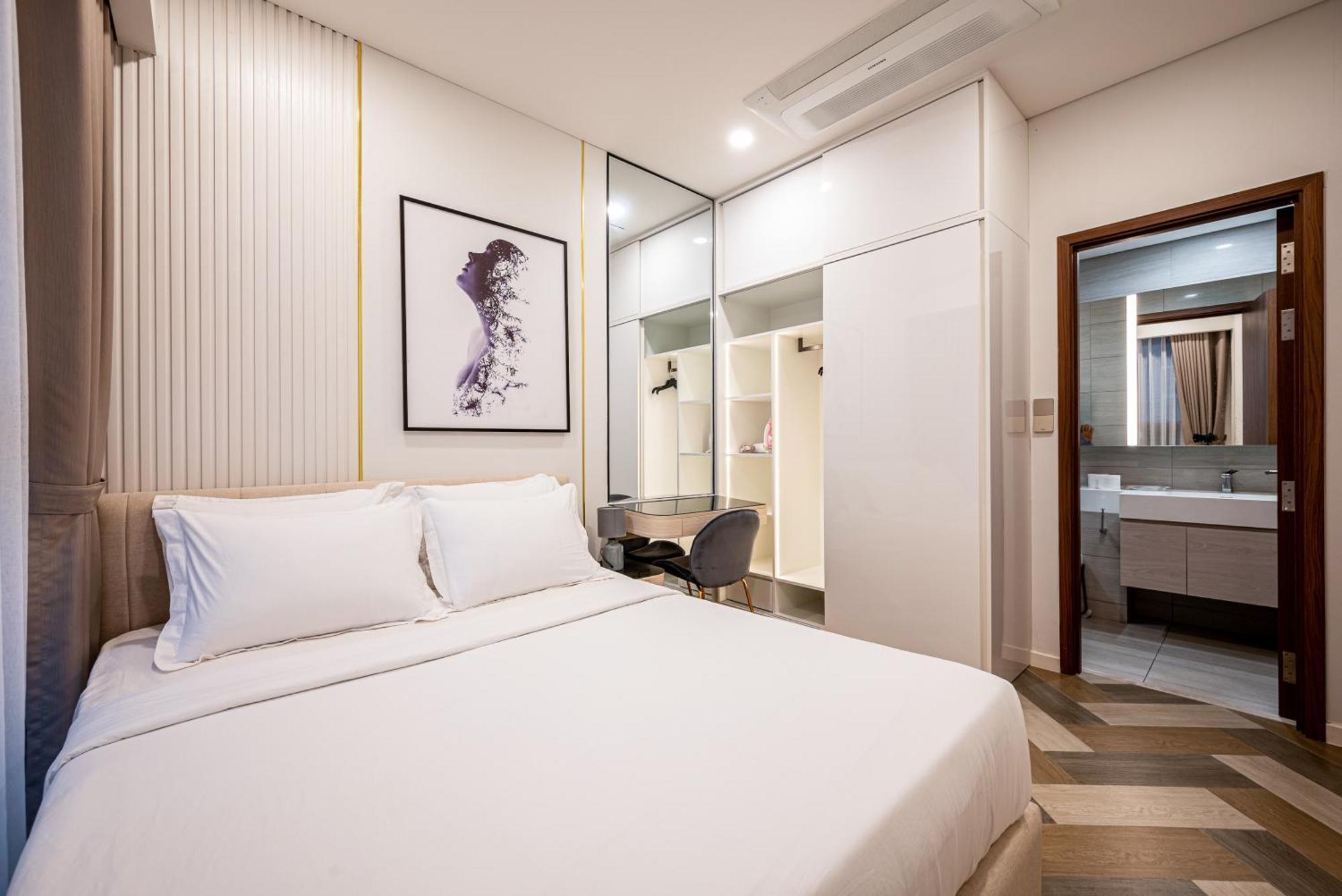 Metropole Saigon Apartment *