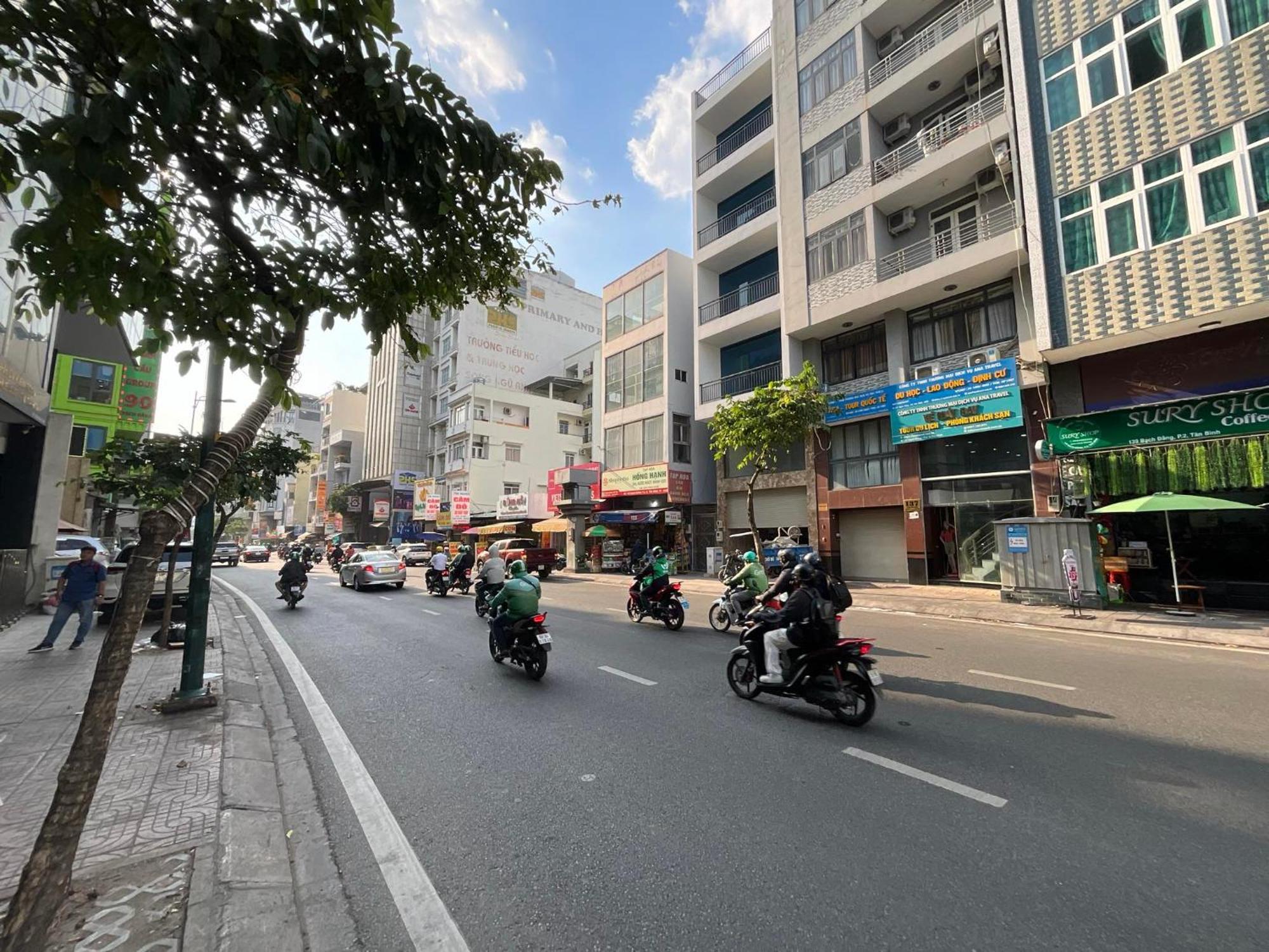 Mai Hoa * Bandar Ho Chi Minh