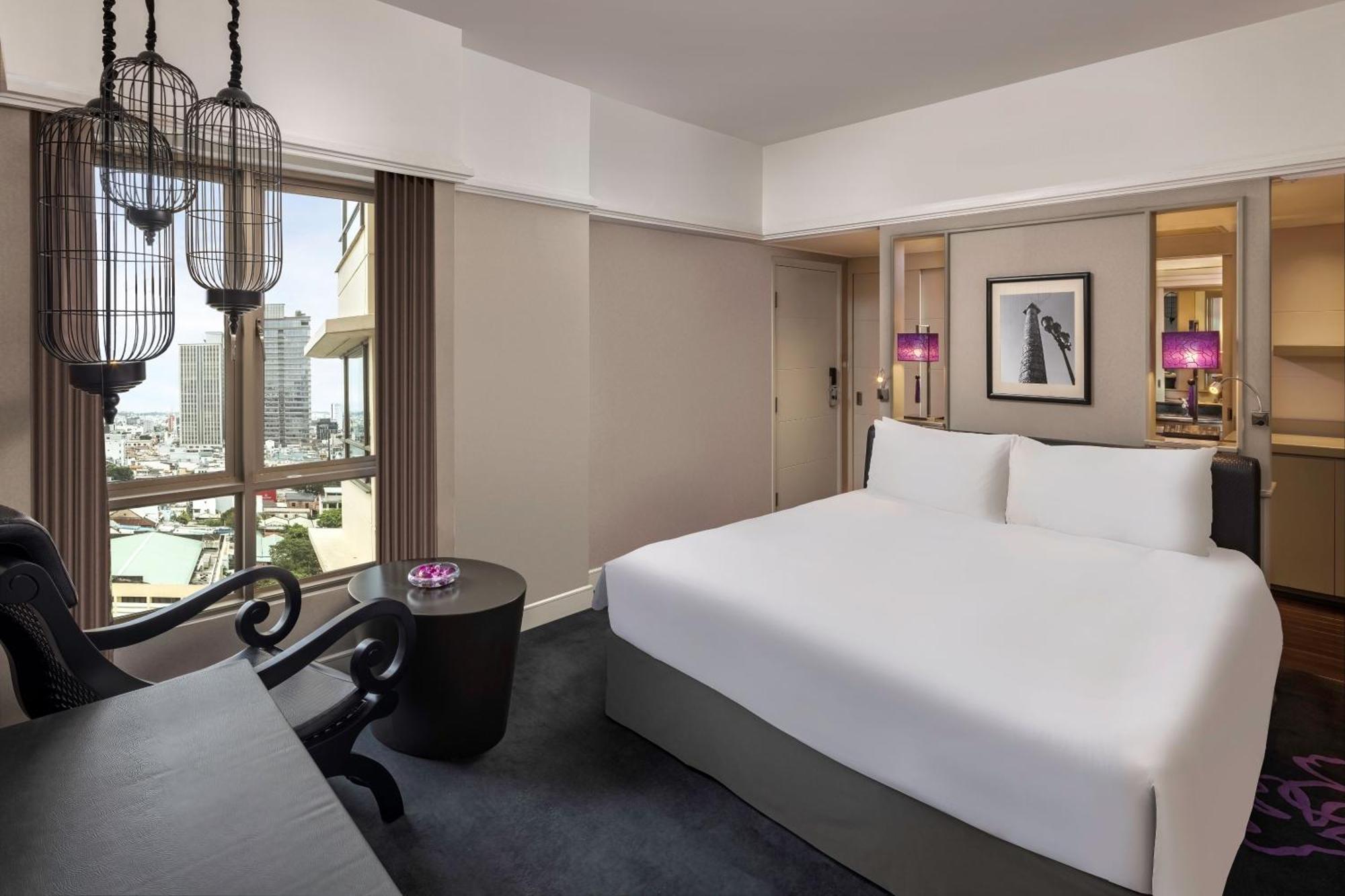 Sofitel Saigon Plaza Hotel 5*