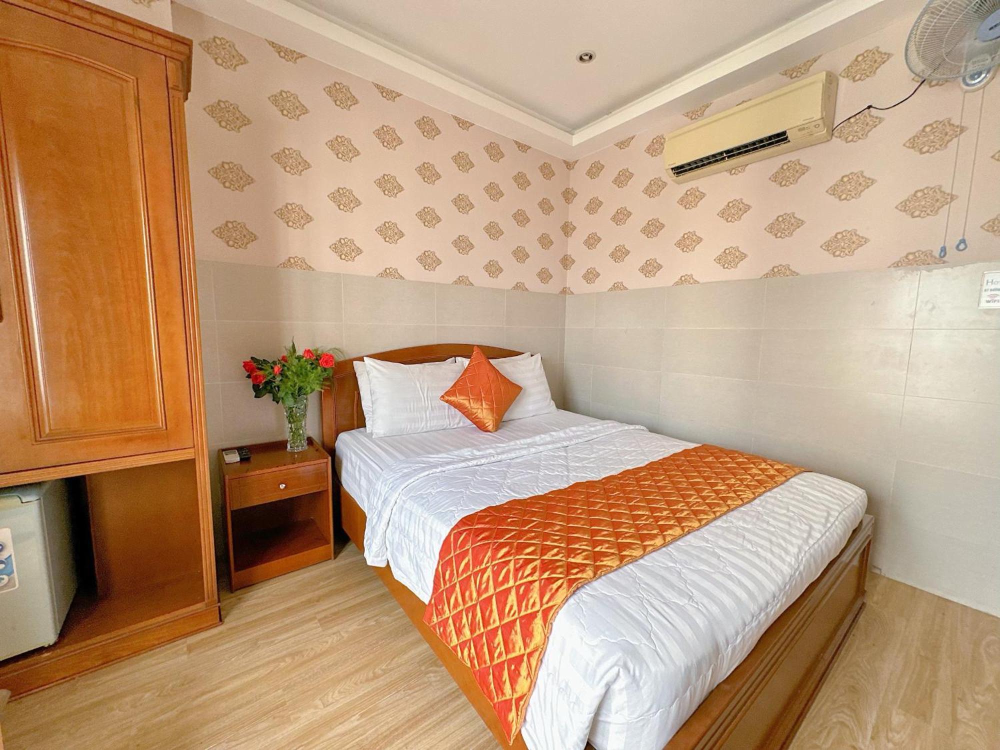 Love hotel Gia Bao 2