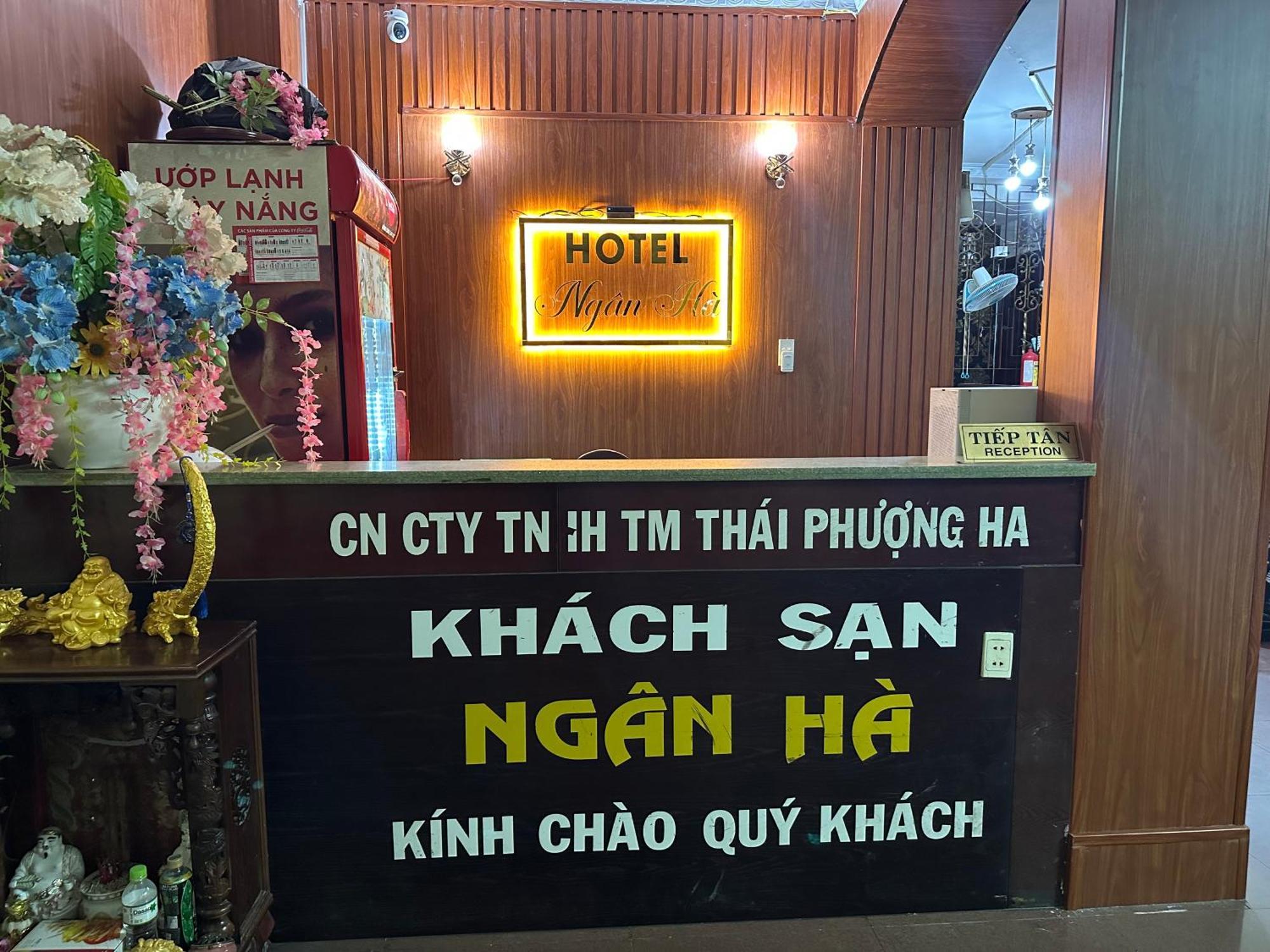 Khách sạn tình yêu Khach San Ngan Ha *