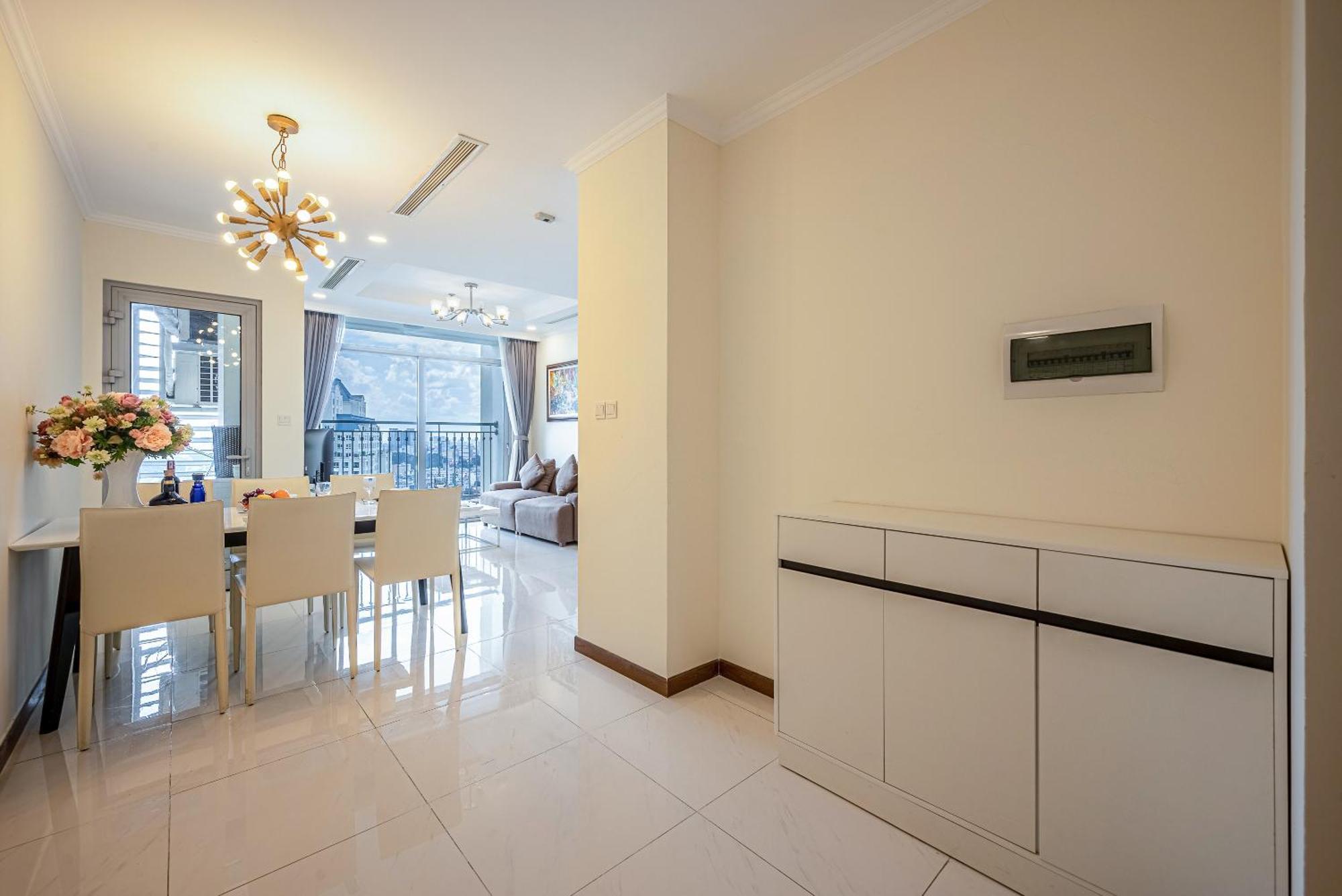 Aparthotel Vinhomes Condotel Luxury Art In