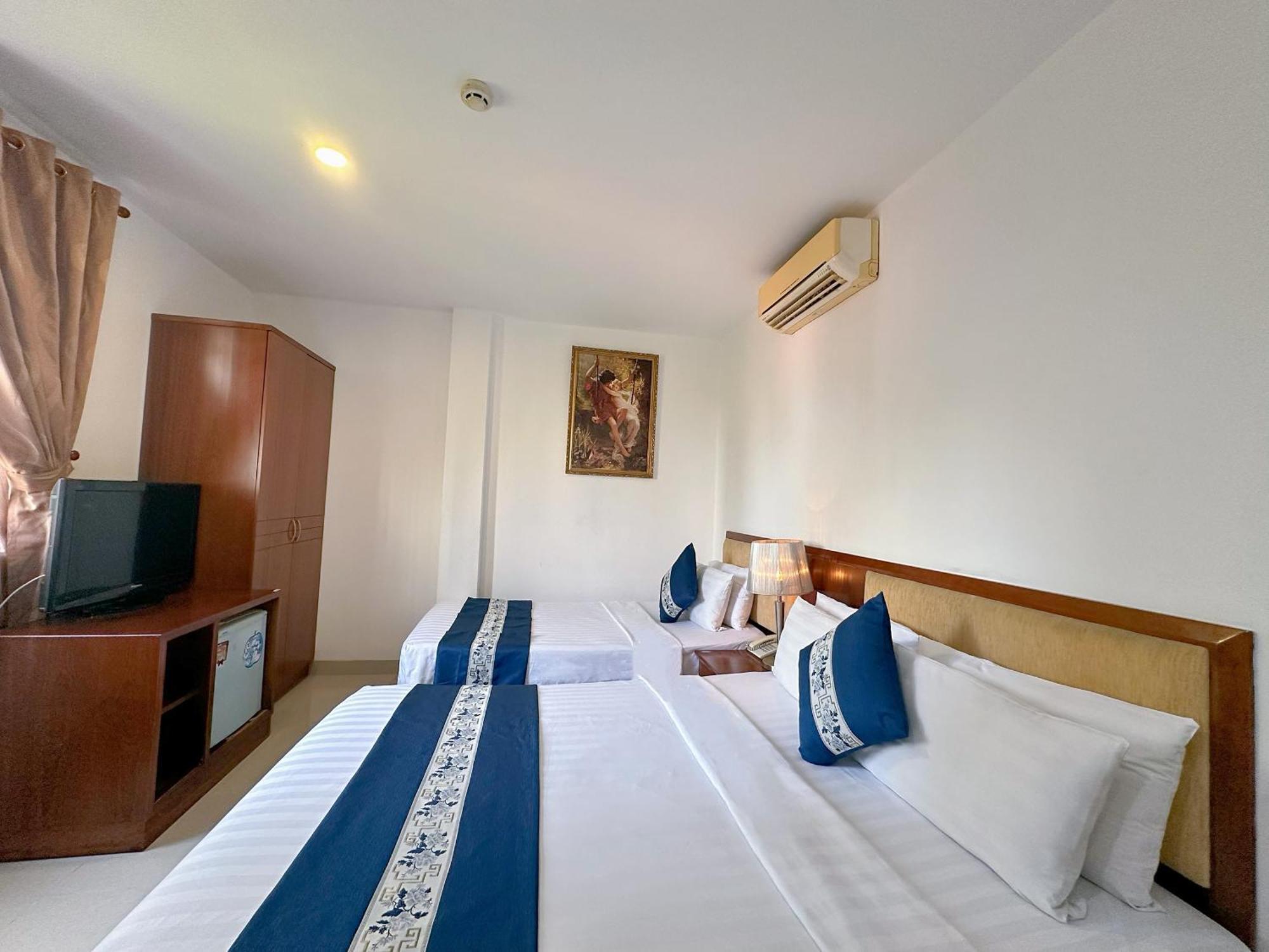 Hotel Ruby Star Hotel- Near Ben Thanh Market 3*