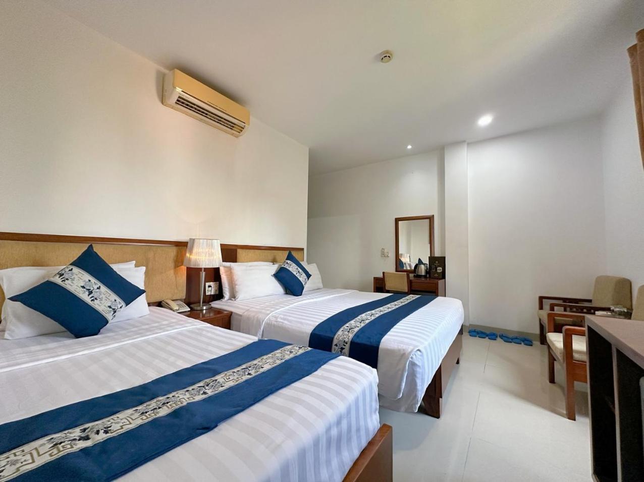Hotel Ruby Star Hotel- Near Ben Thanh Market 3*