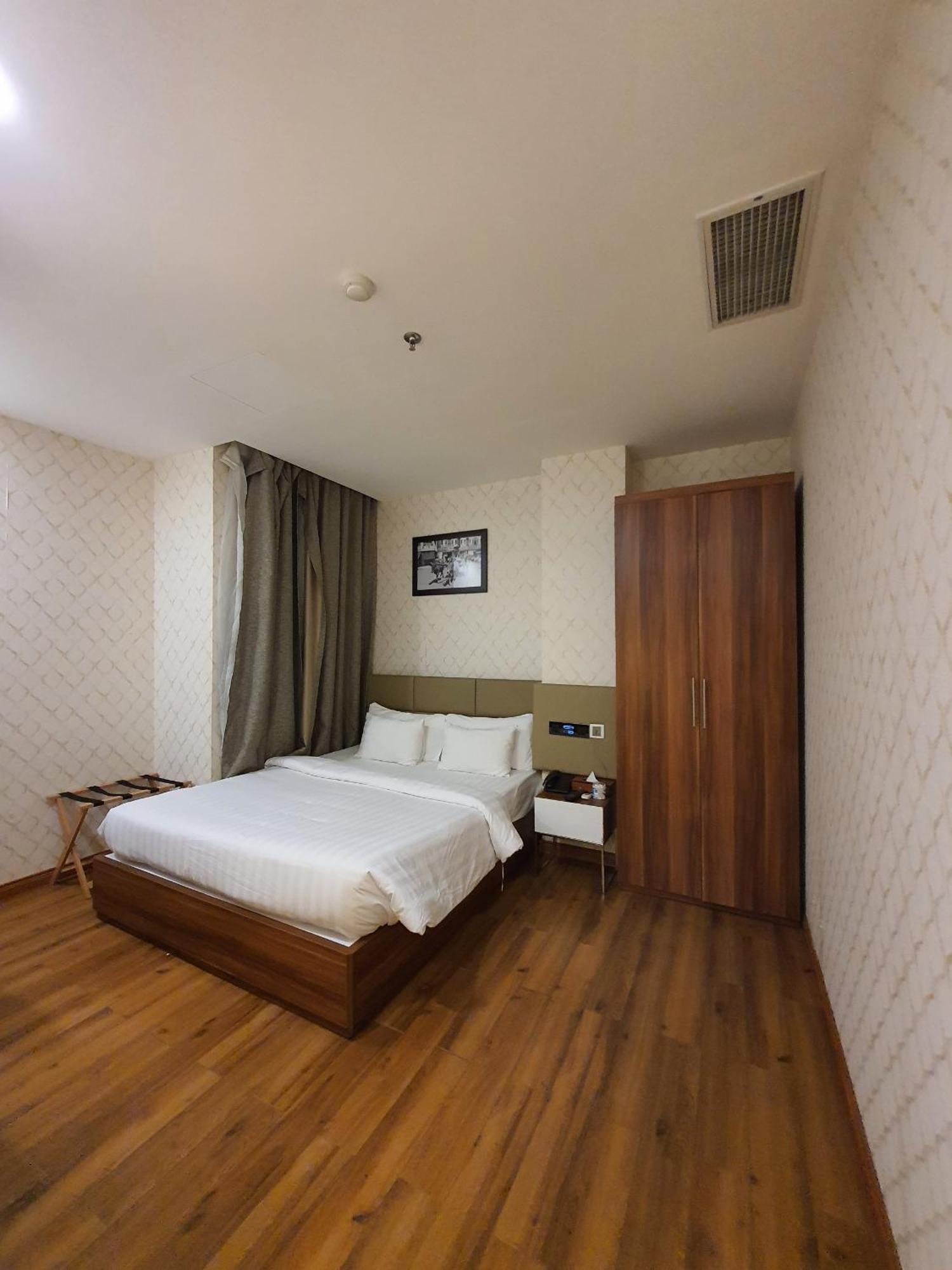 A25 - 29 Le Thi Hong Gam Hotel 3*
