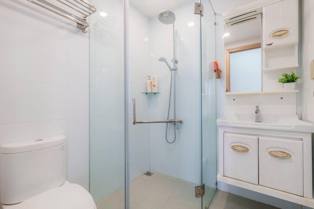The Botanica - Near Airport - Luxury Apartment *