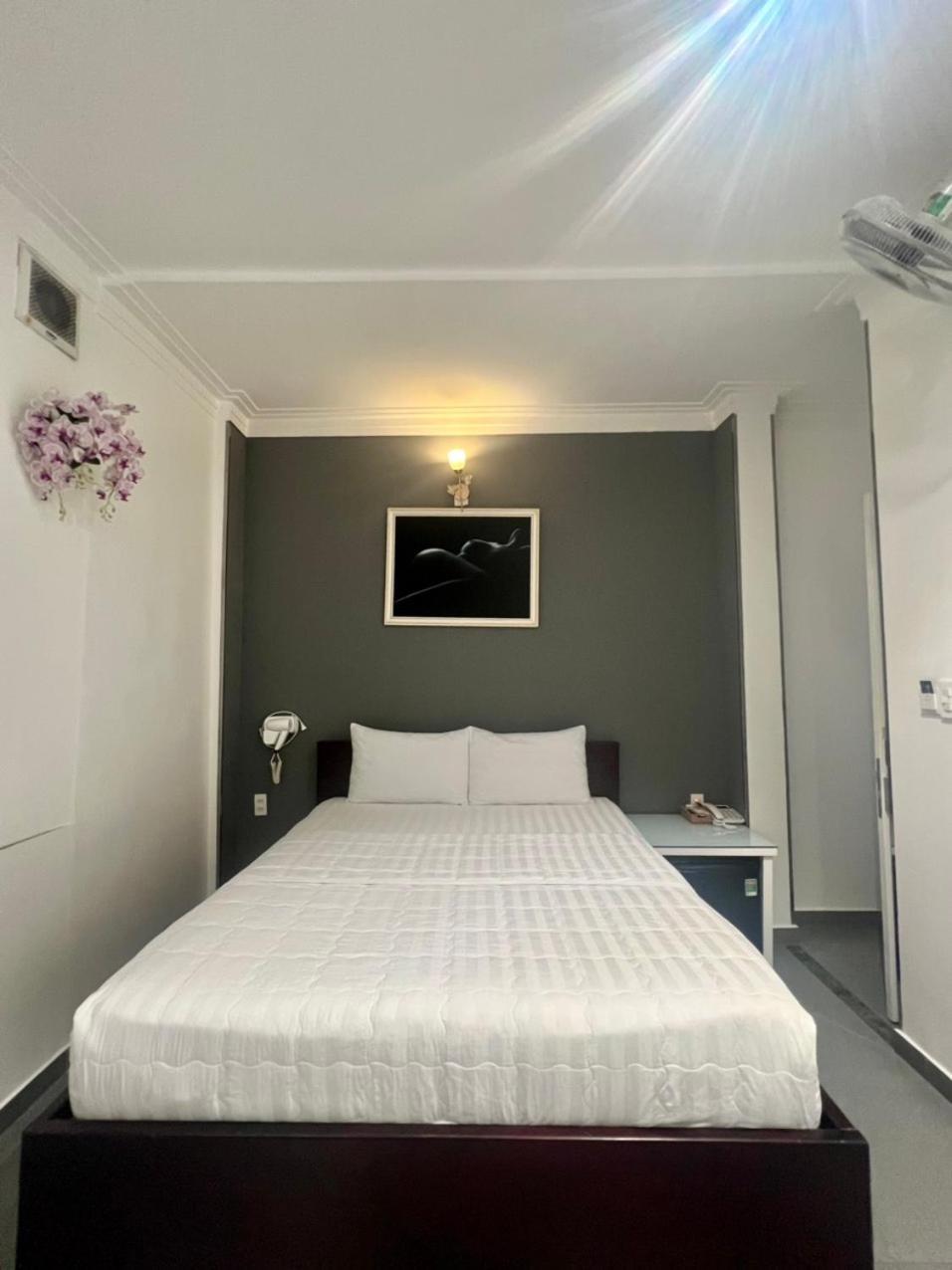 Hotel Dong Nhu *