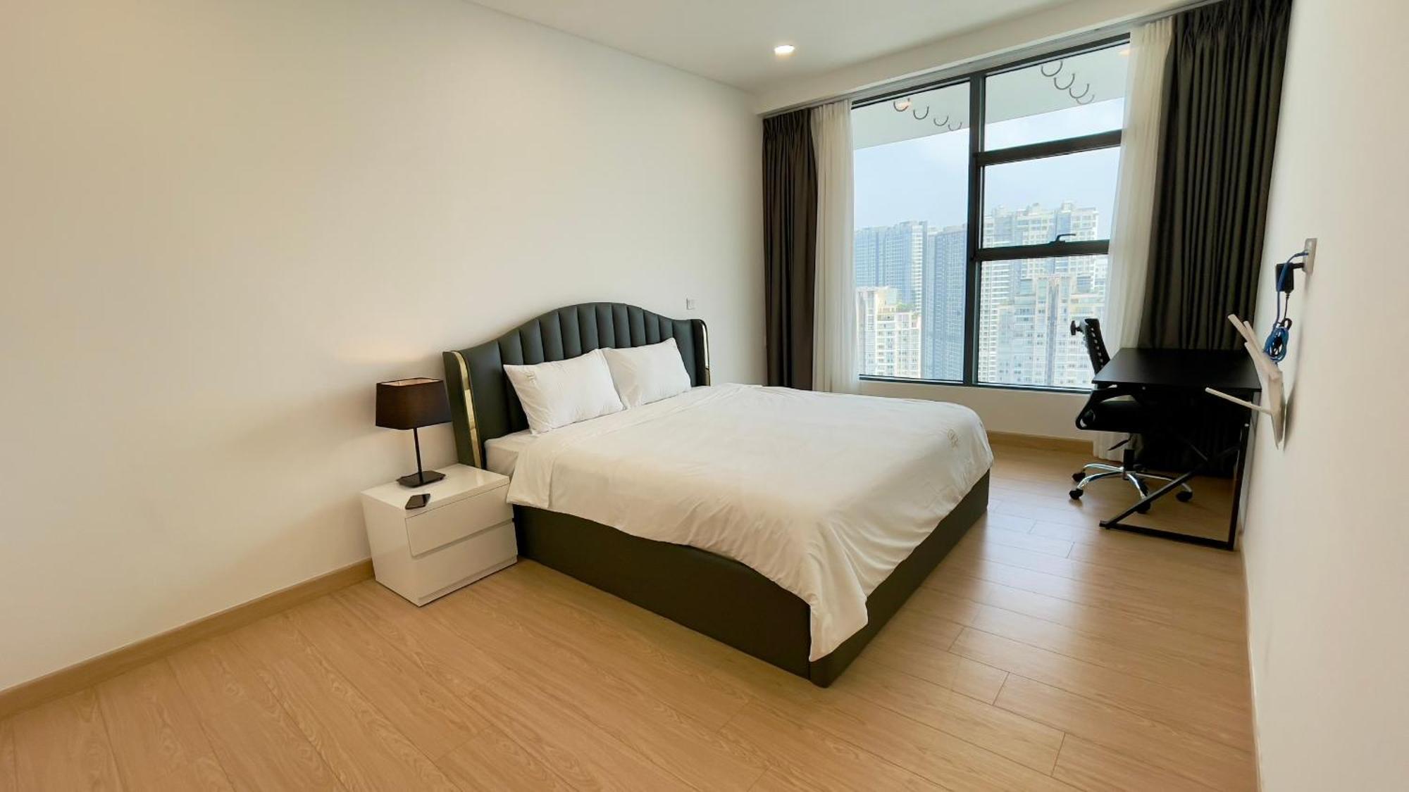 Sunwah Pearl Luxury 3 Bedrooms With The Landmark 81 View And Swimming Pool TP. Hồ Chí Minh