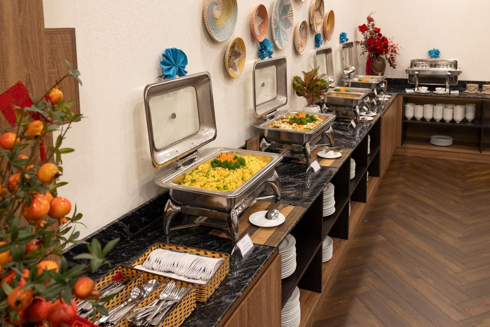 Viet Lotus Saigon Khách sạn 4*
