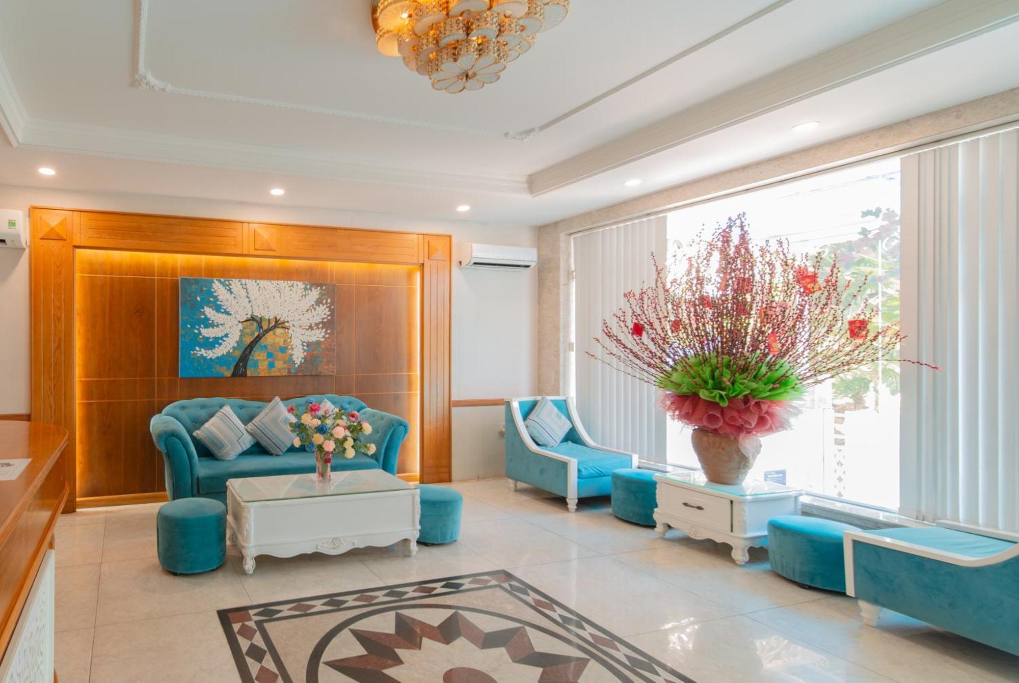 Anh Dao 2* Ho Chi Minh City