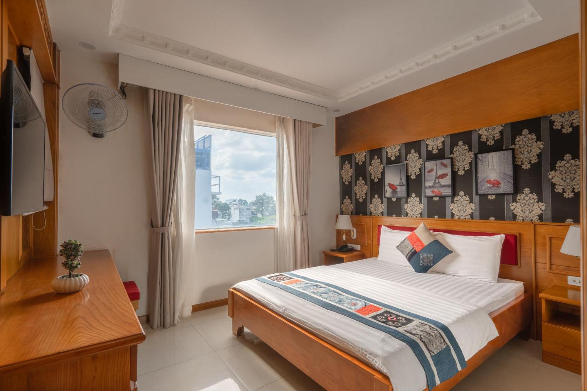 Anh Dao Hotel 2*