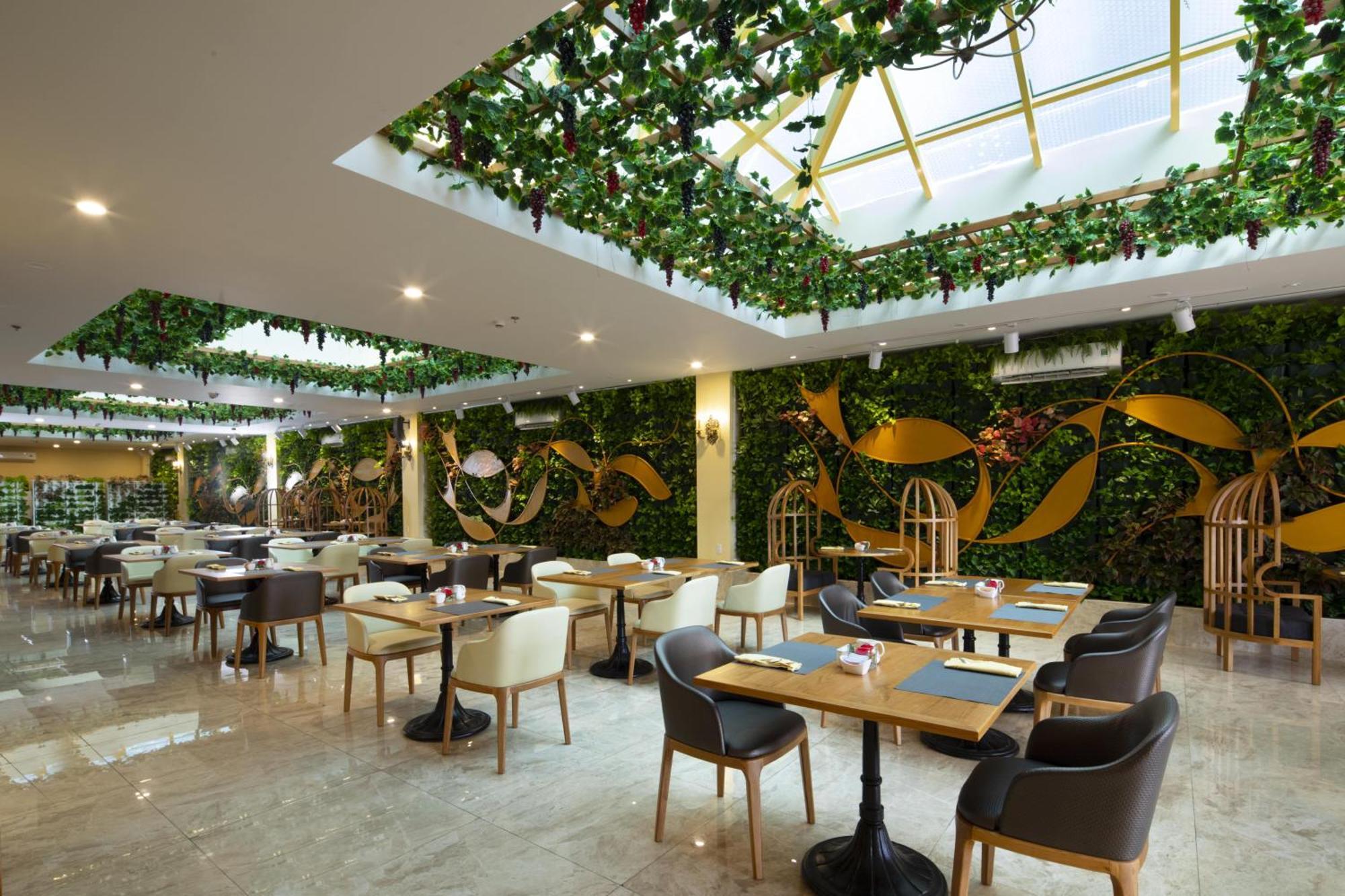 Merperle Crystal Palace Hotel 4*