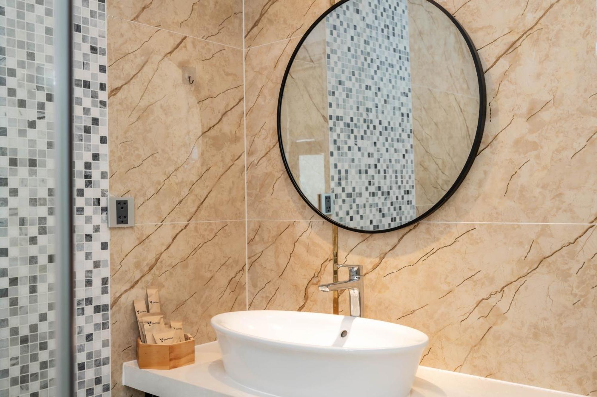 Hotel Sazi - Bui Thi Xuan *