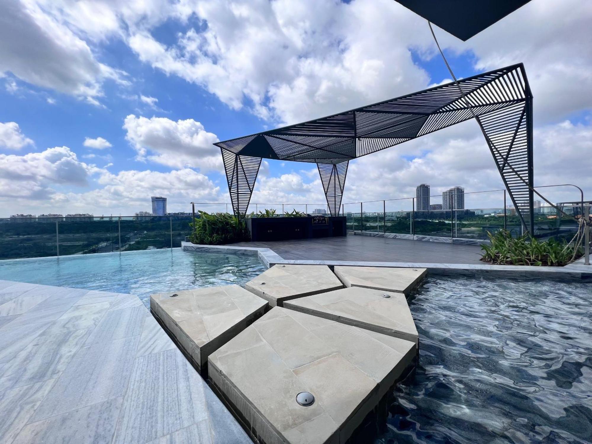 Ho 2 Phong Ngu - Tam Nhin Toan Canh Hcmc * Ho Chi Minh City