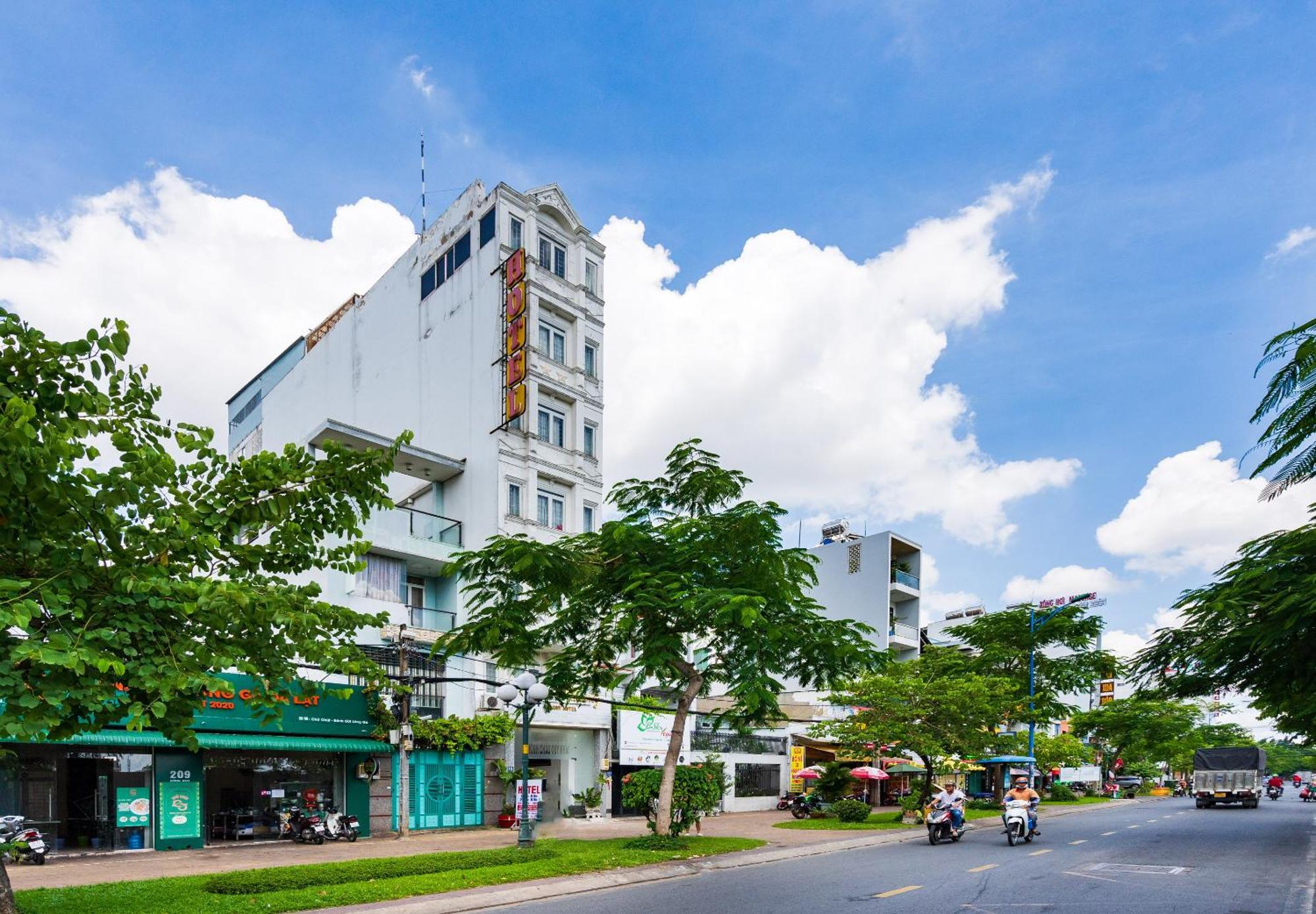 Mai Phuong - Ruby Saigon Khách sạn 2*