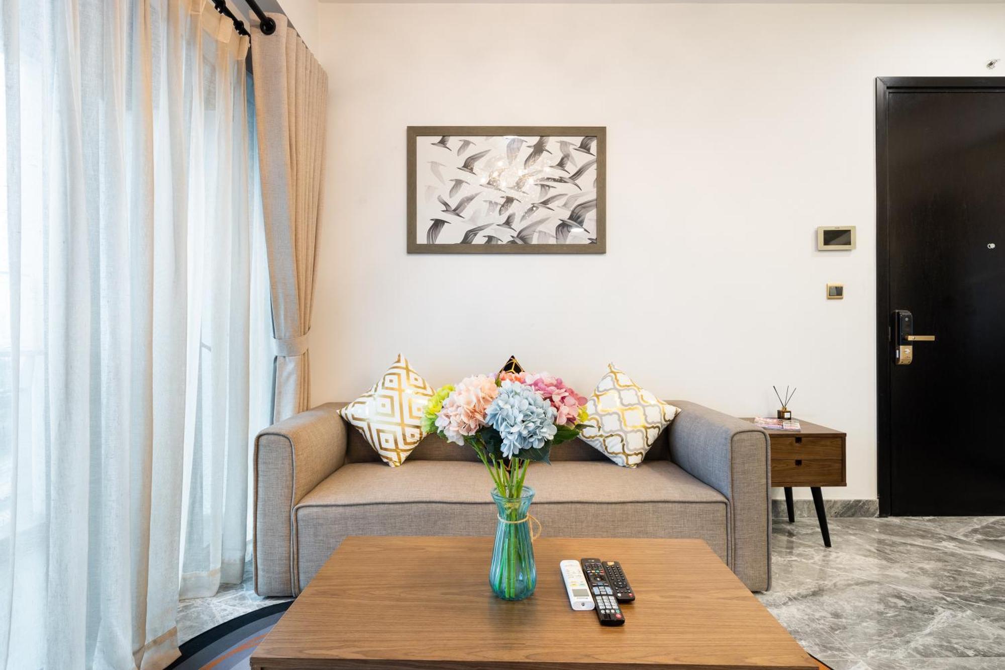 Luxury Gold - D1mension & Zenity In District 1