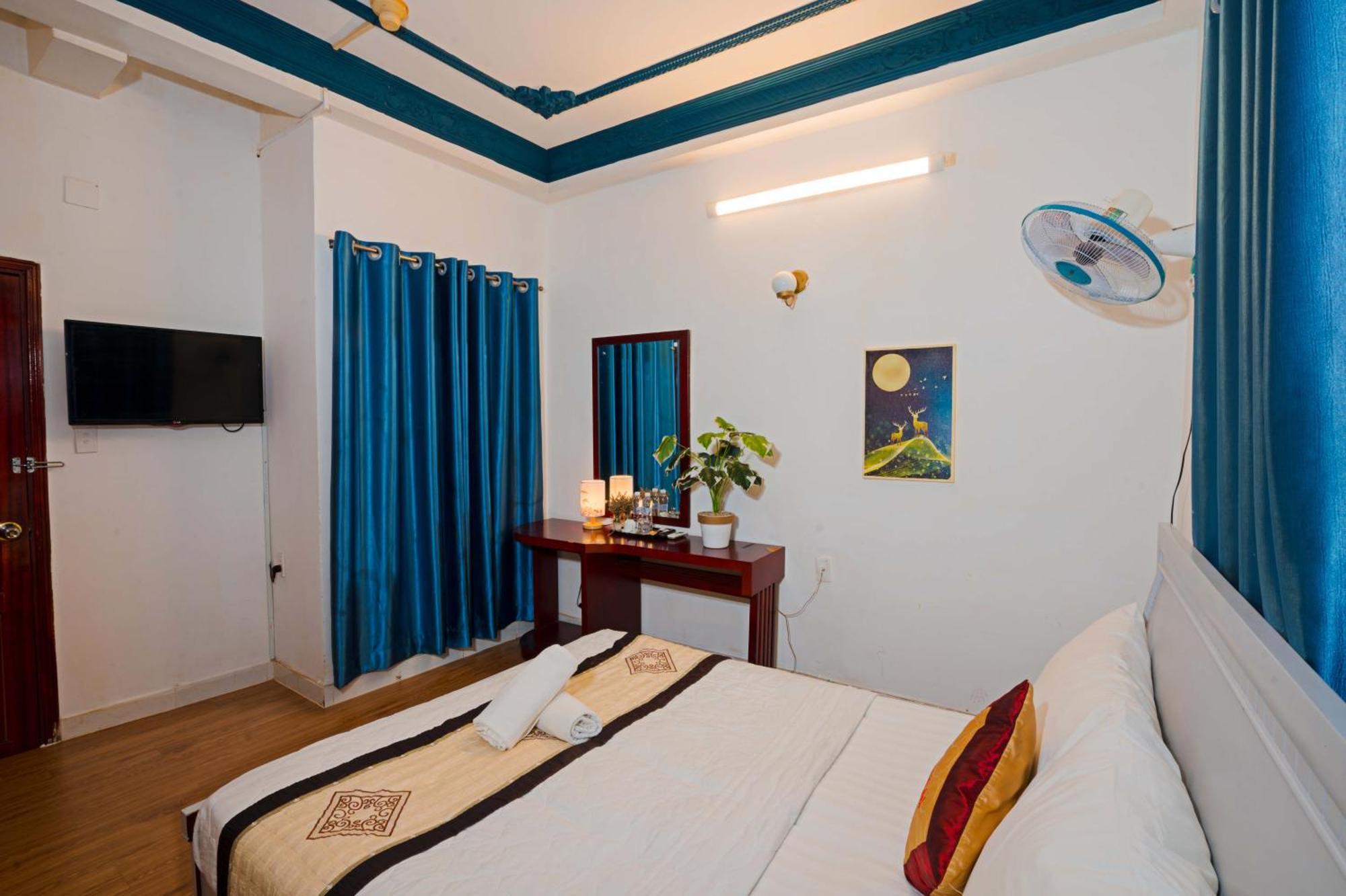 Adenia Hotel *