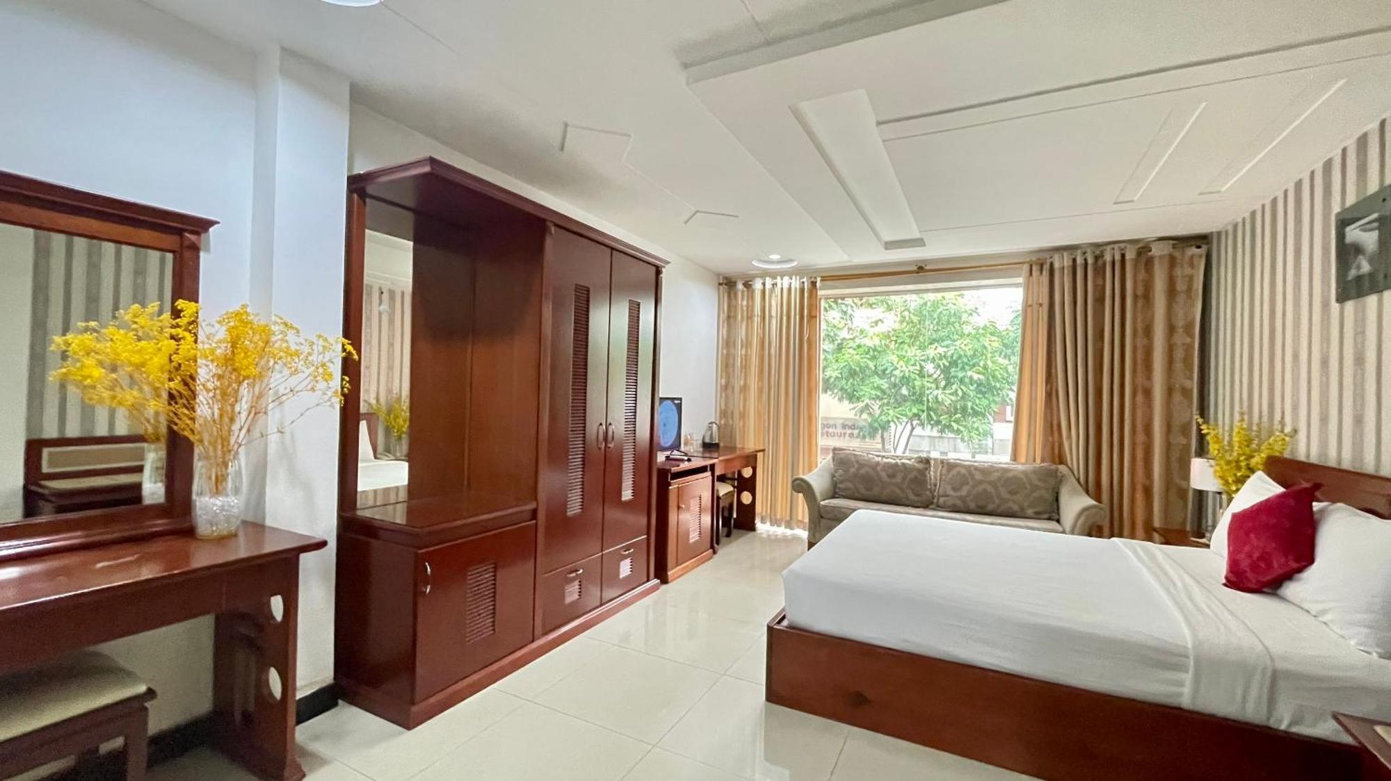 Hotel Gold Hotel, Saigon