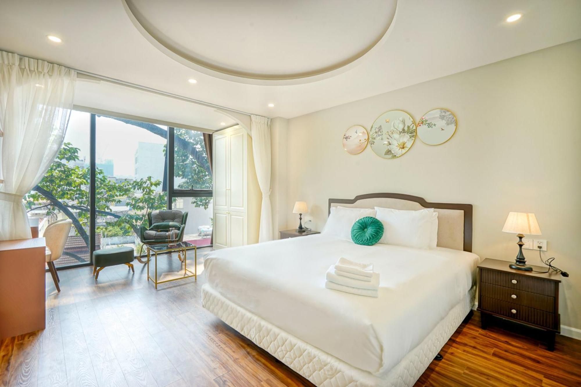 Sazi - Bui Thi Xuan * Ho Chi Minh City