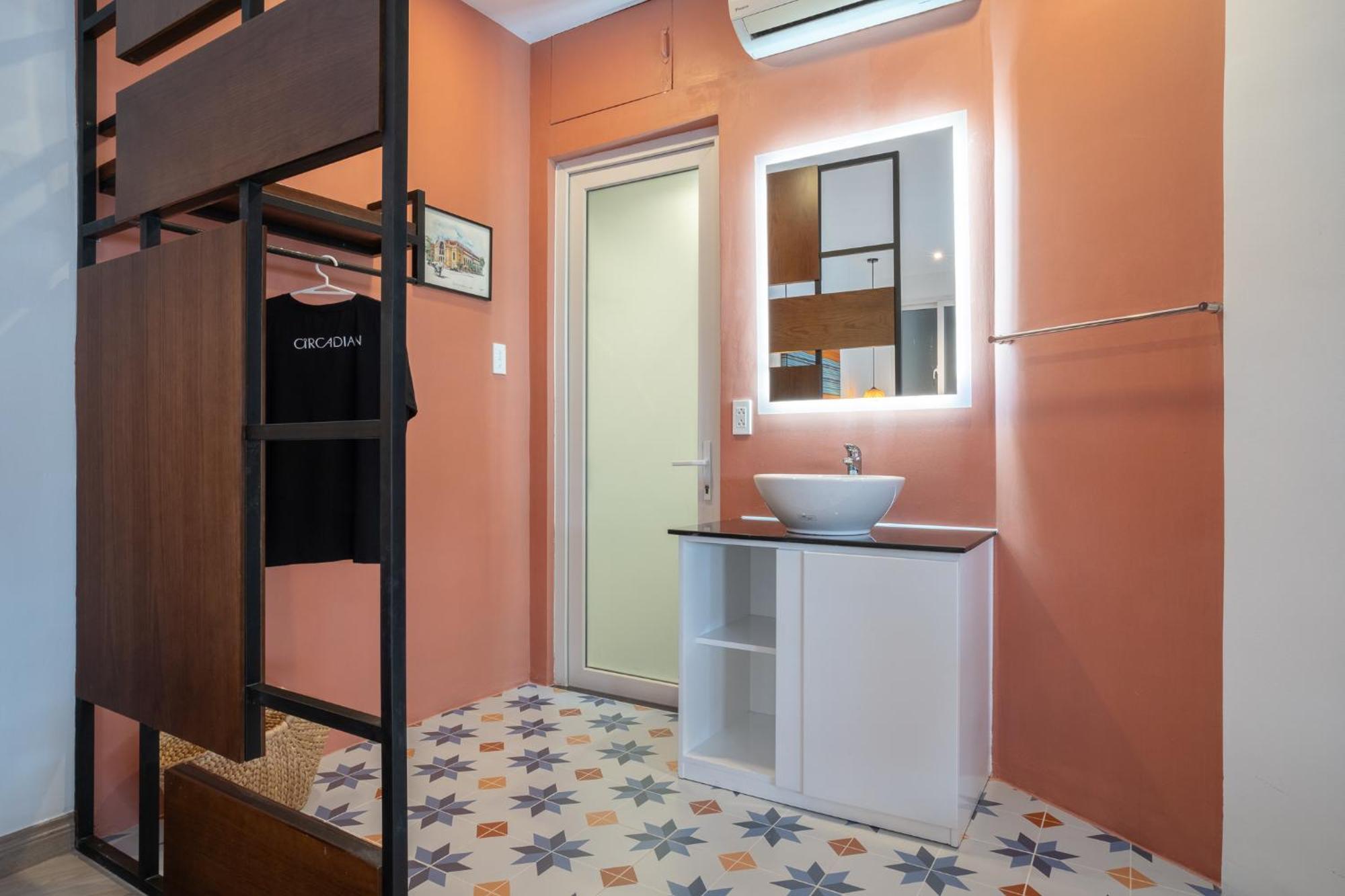 Circadian Airy Near Nguyen Hue