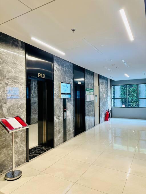 Fuzzi - Downtown Modern 1br Near Buivien Walking Street Soho