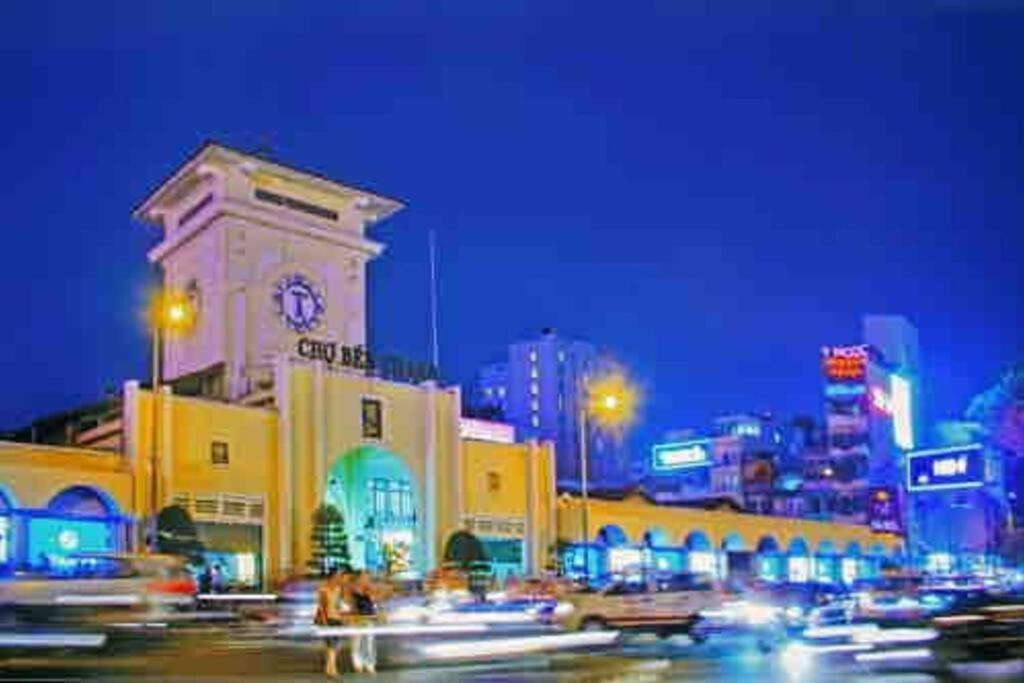 Fuzzi - Downtown Modern 1br Near Buivien Walking Street Soho * Ho Chi Minh City