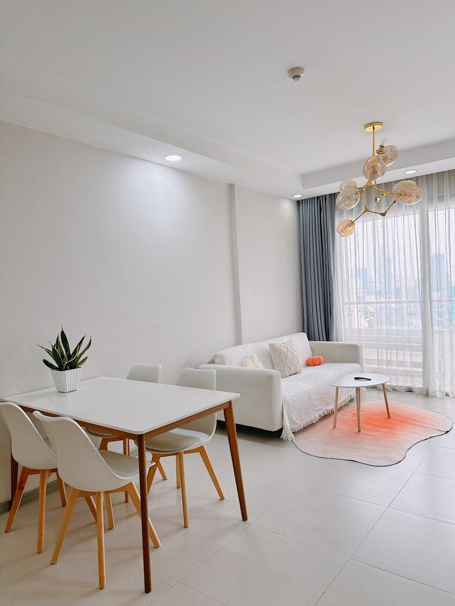 Clover Goldview Serviced Căn hộ