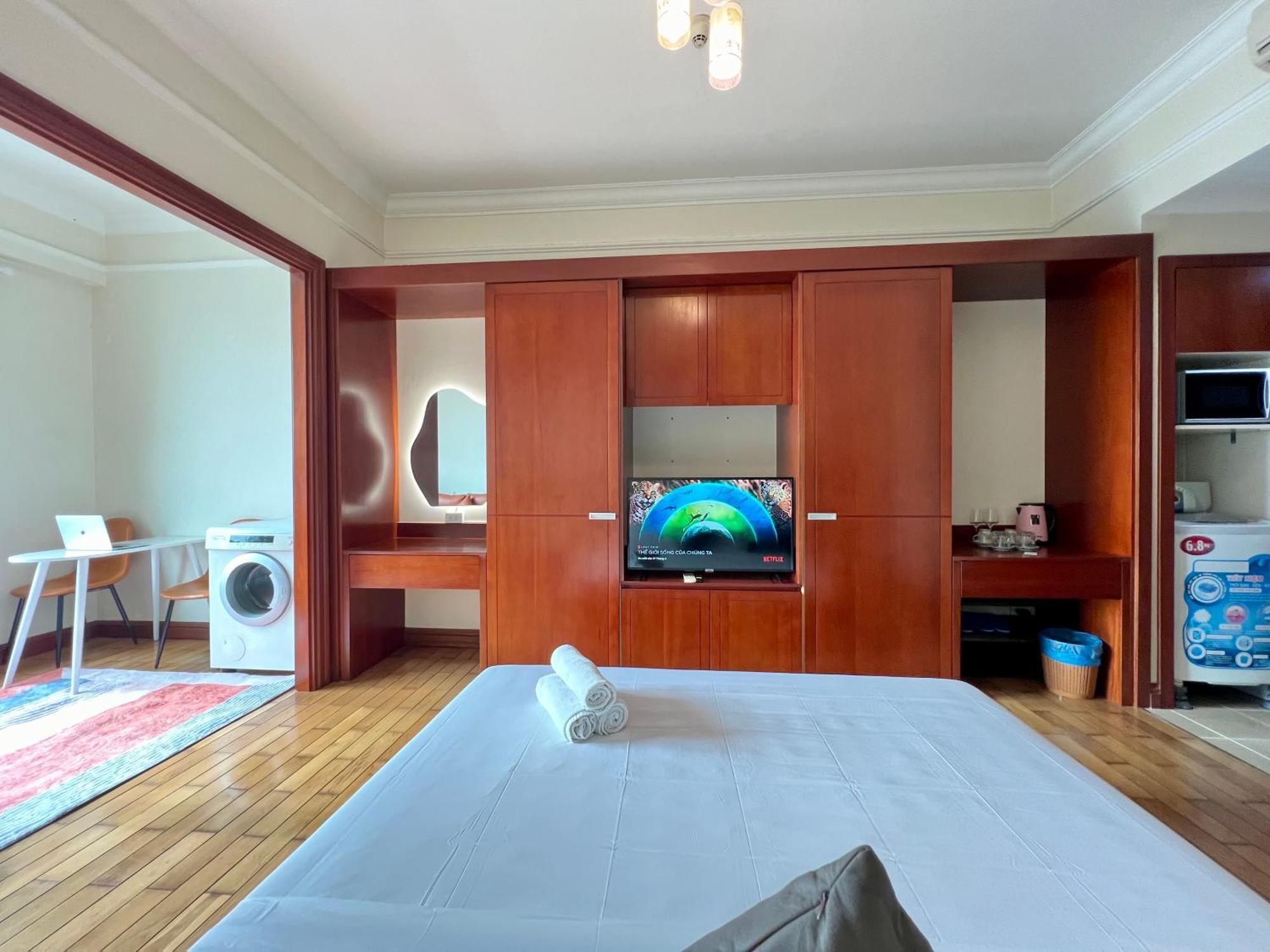 Diny - Rooftop Pool - The Manor 2 Apartment *