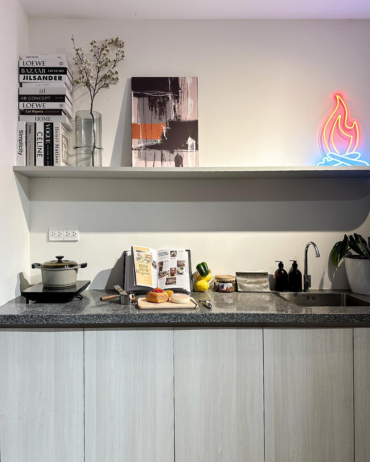 Apartment Fuzzi - Downtown Modern 1br Near Buivien Walking Street Soho Ho Chi Minh City