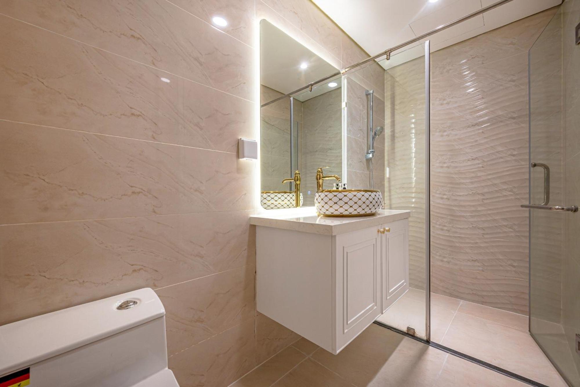 Landmark 81 Opulent Skyline Residences Apartment