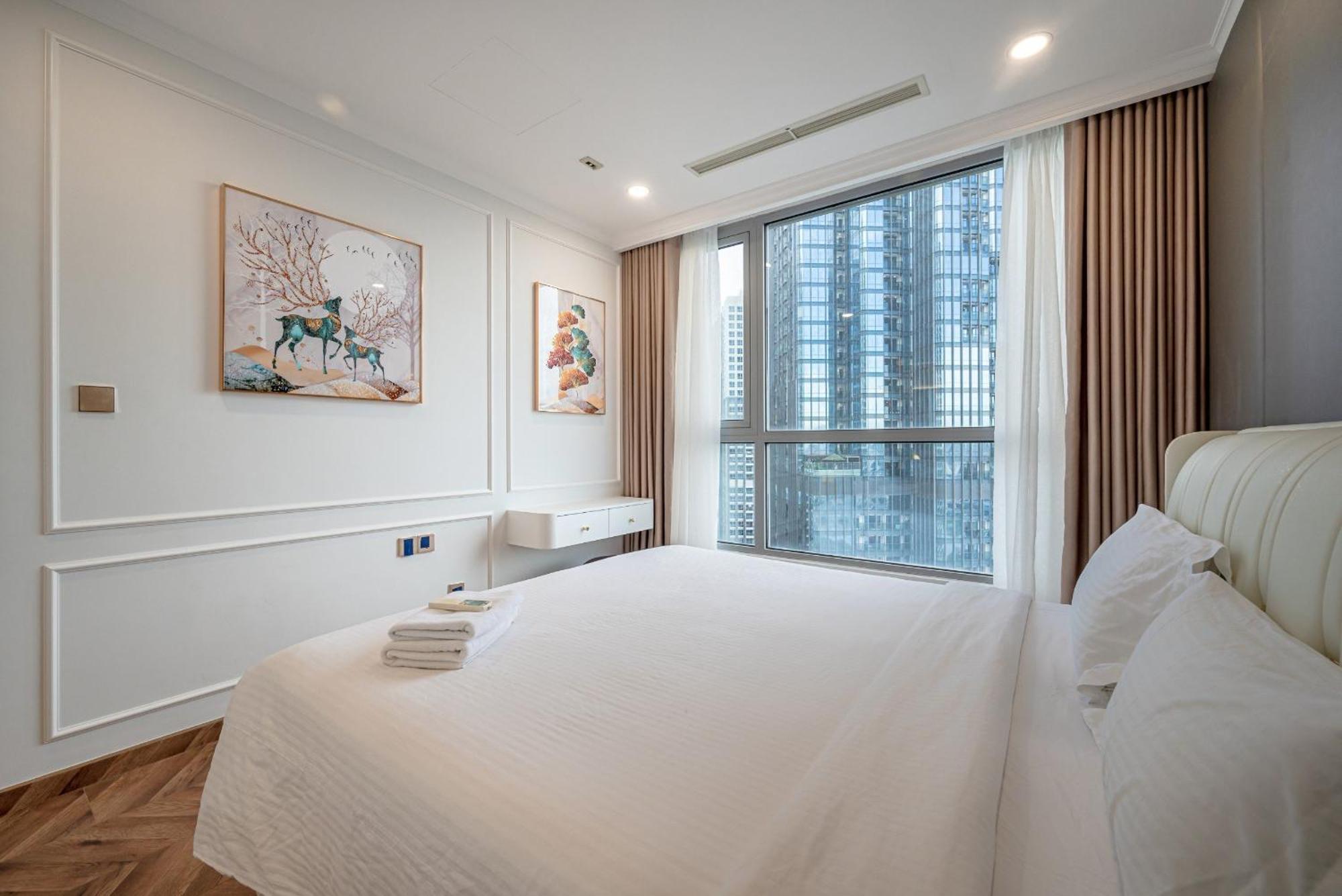 Landmark 81 Opulent Skyline Residences Apartment