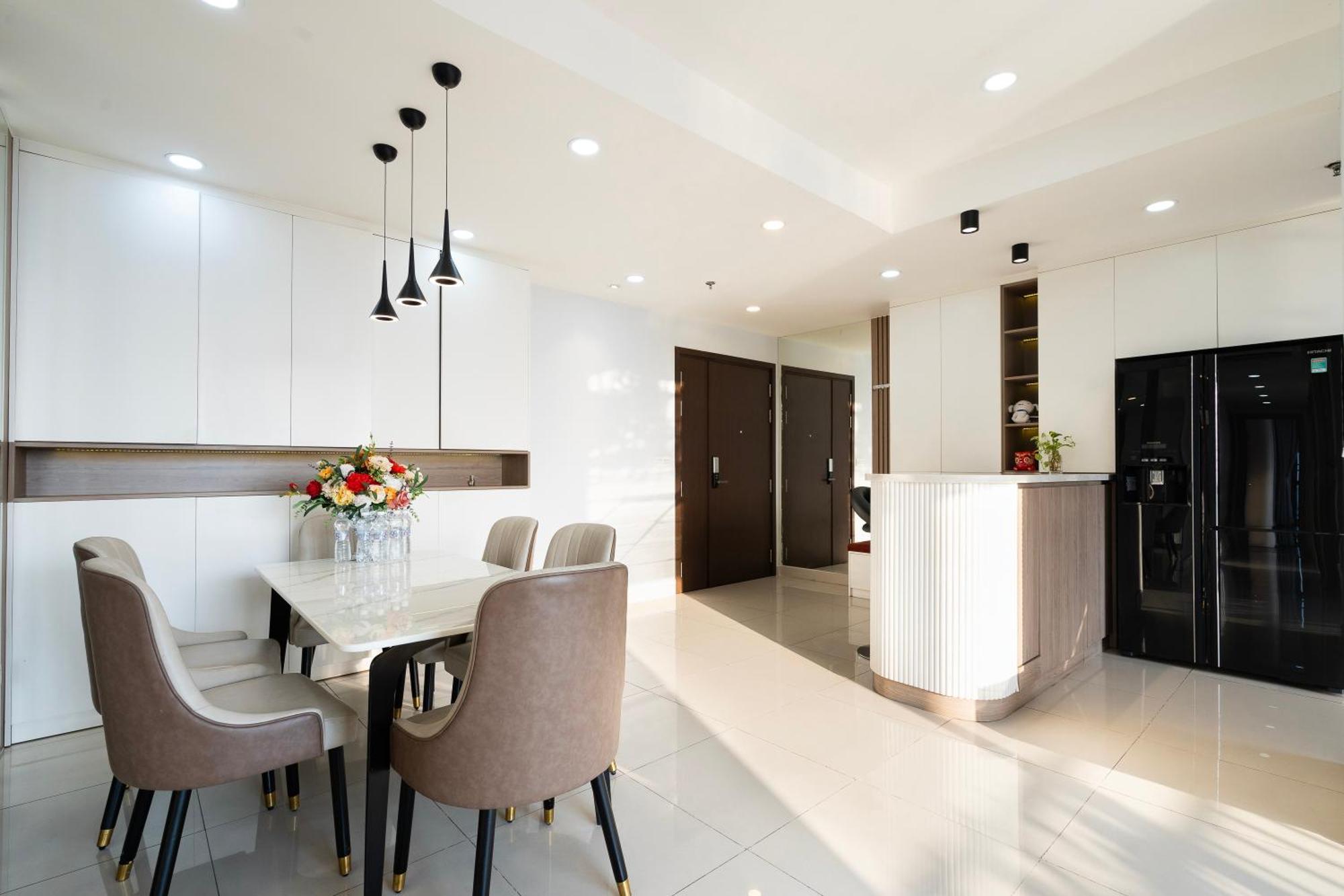Double E Saigon In Rivergate Building * Ho Chi Minh City