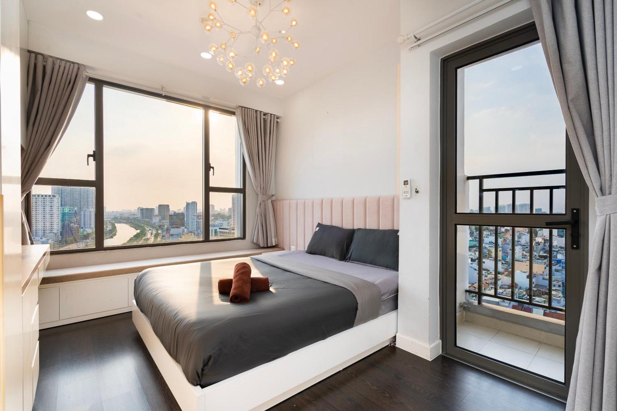 Double E Saigon In Rivergate Building Apartment *