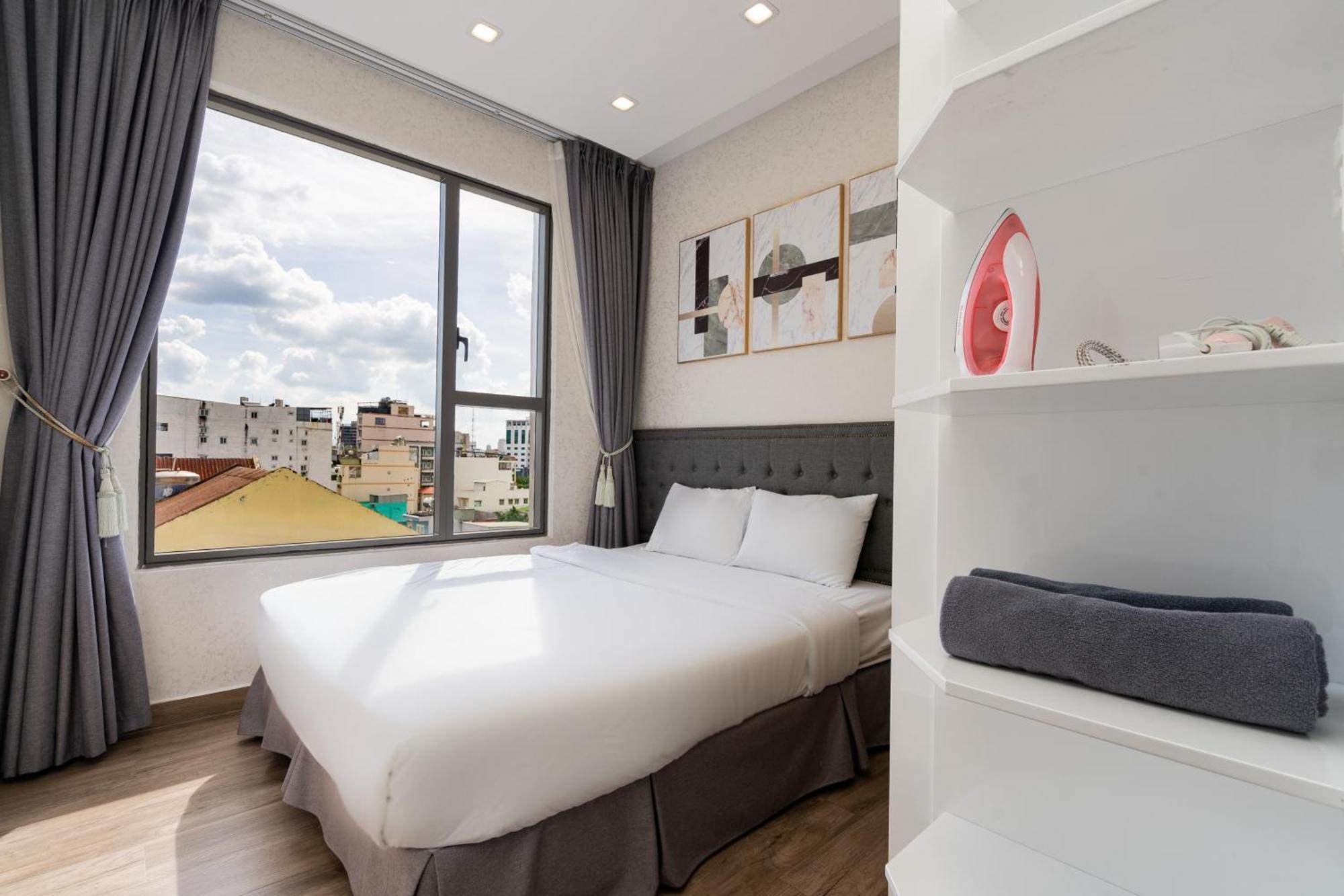 Double E Saigon In Rivergate Building Apartment
