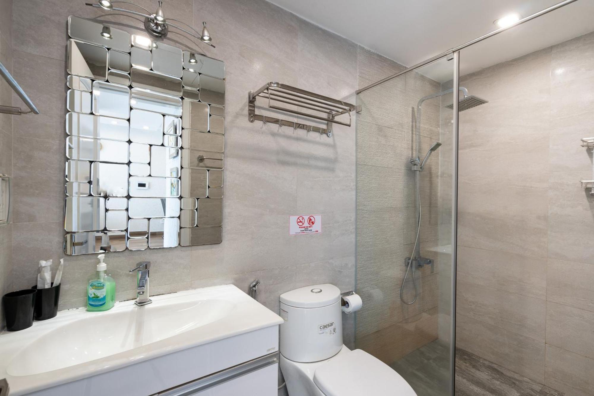 Apartment Double E Saigon In Rivergate Building