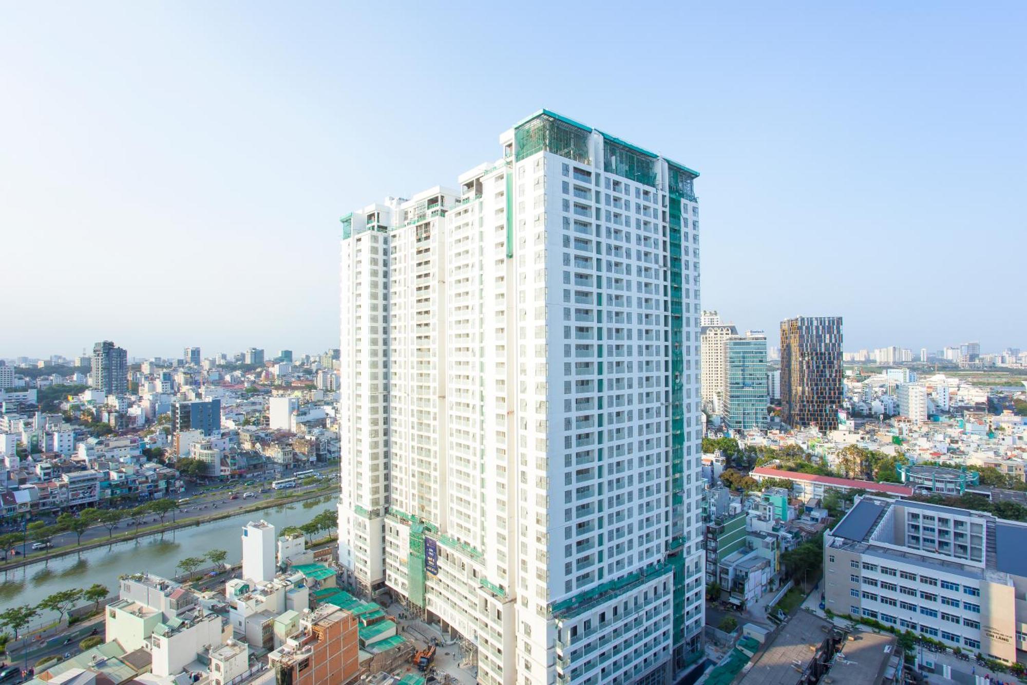 Double E Saigon In Rivergate Building Apartment *