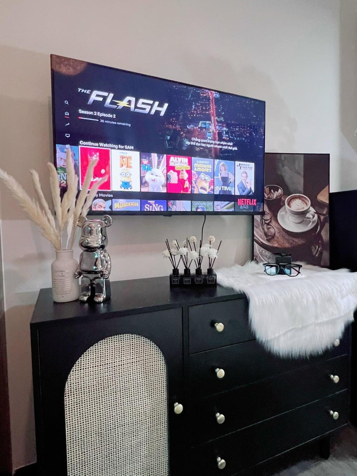 Luxury Delasol Studio- Free Infinity Pool- Near District 1- T-housing Apartment *