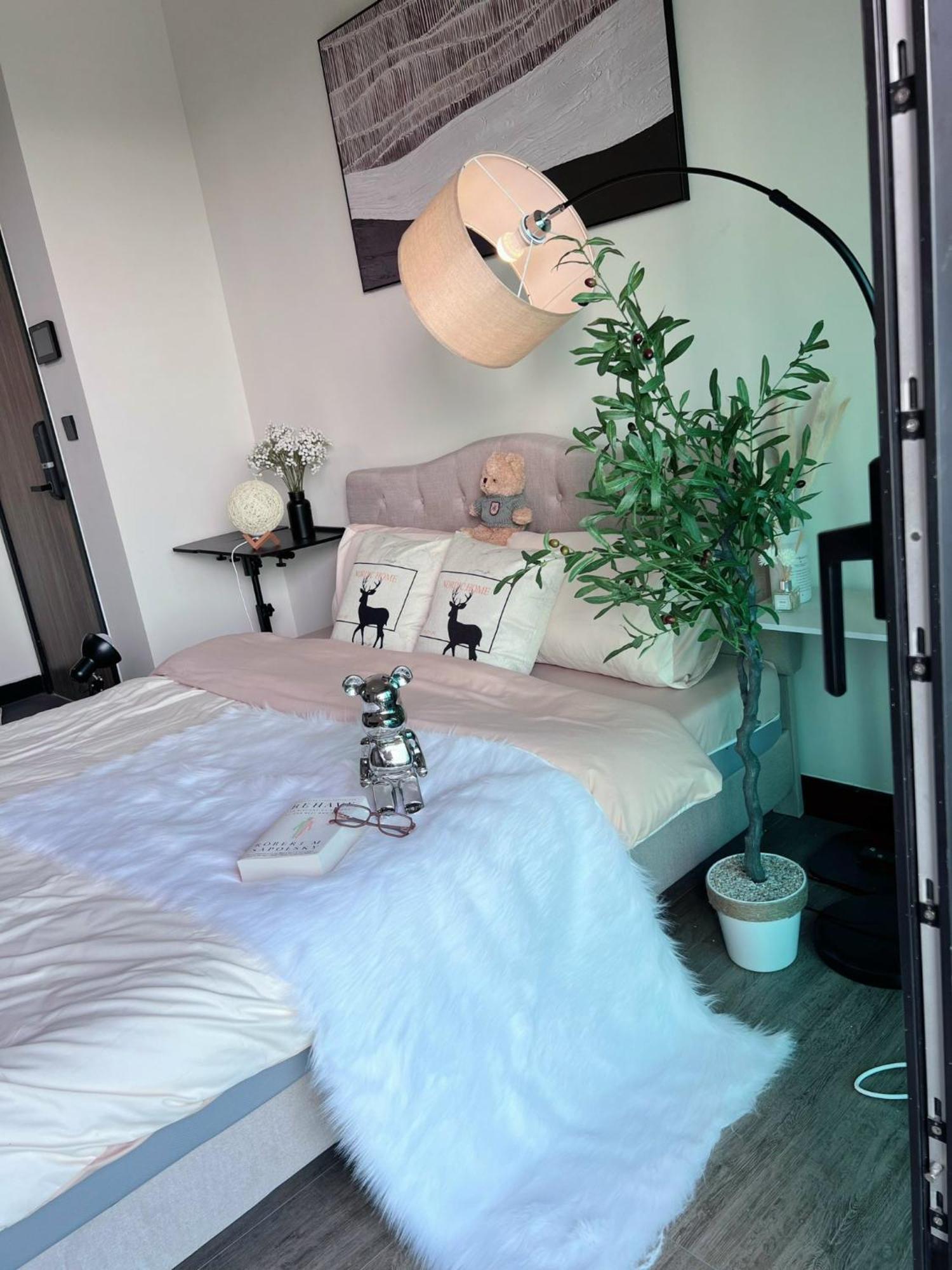Apartment Luxury Delasol Studio- Free Infinity Pool- Near District 1- T-housing