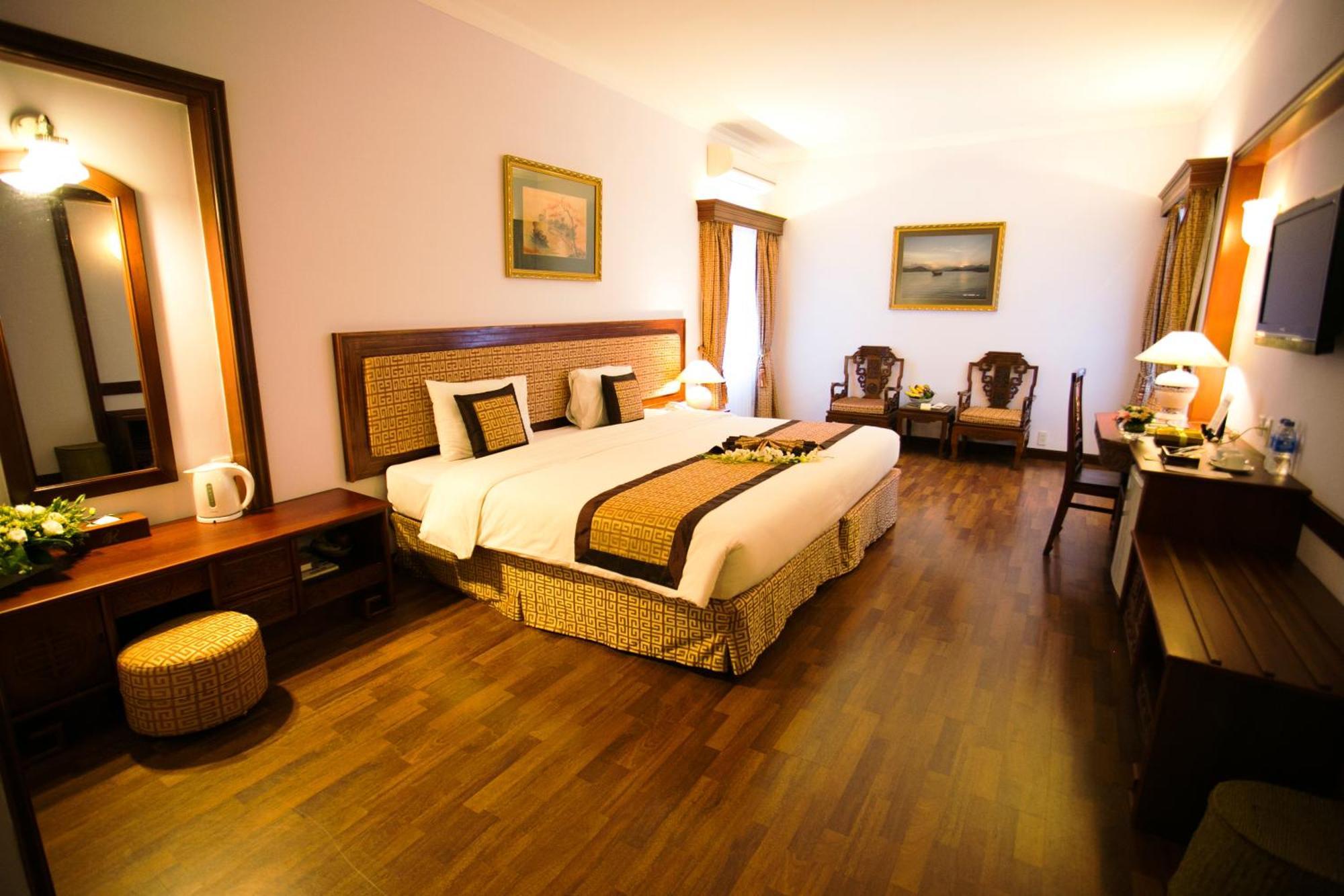 Royal Saigon Hotel