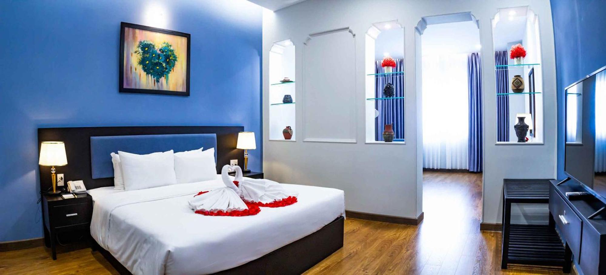 Royal Saigon 4*