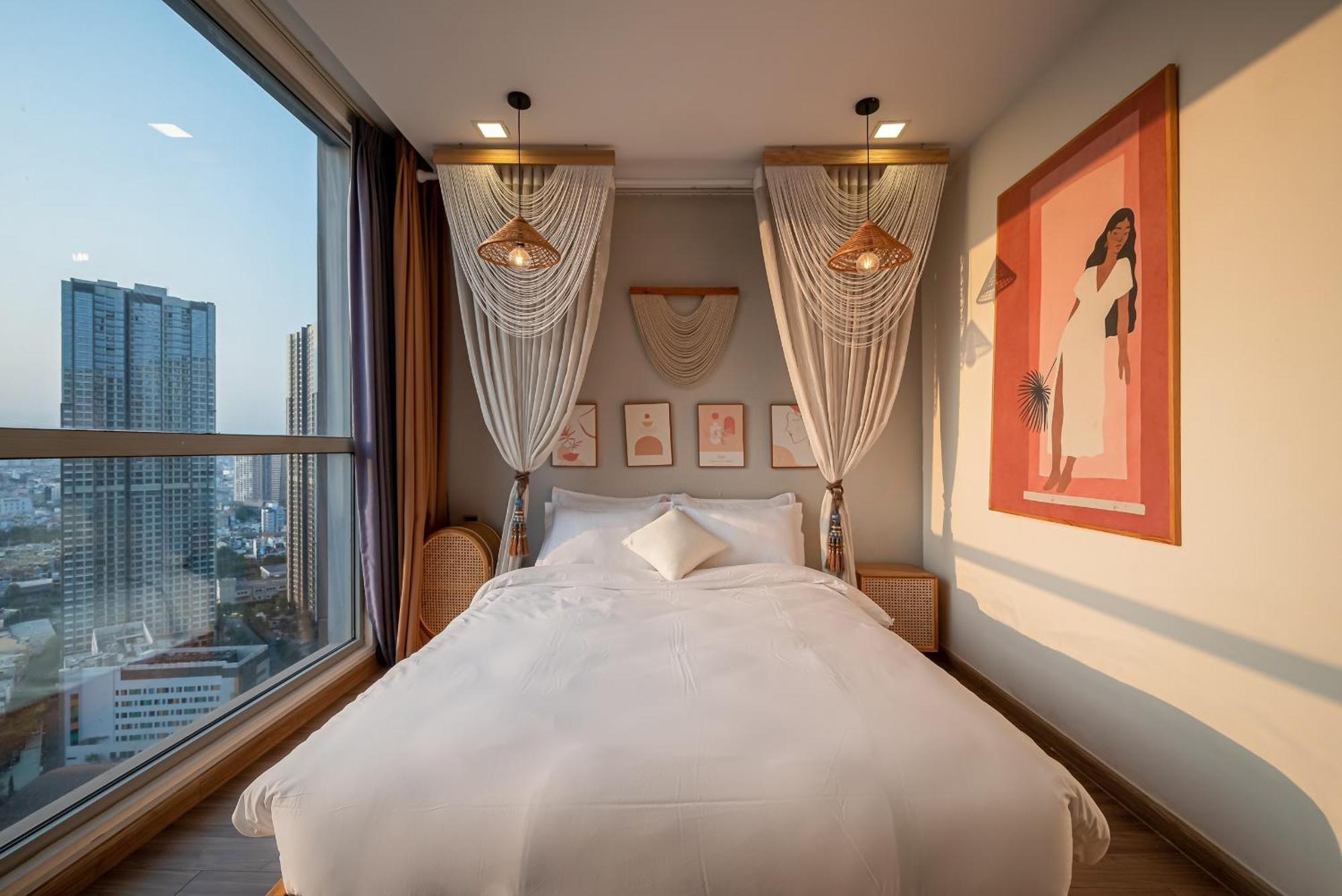 Luxury At Vinhomes Park Ho Chi Minh City