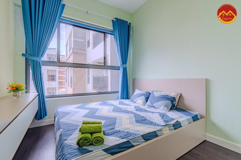Apartment 2br Near Tan Son Nhat Airport - Luxury *