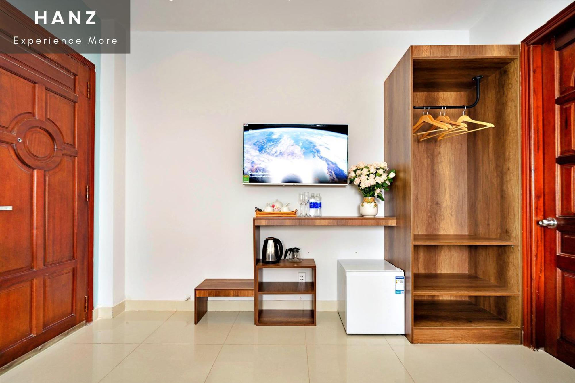 Hanz Vivianne Aparthotel