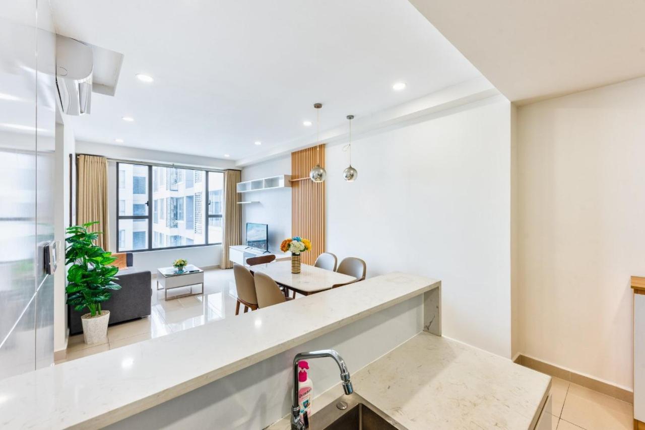 Bumble Apartment *
