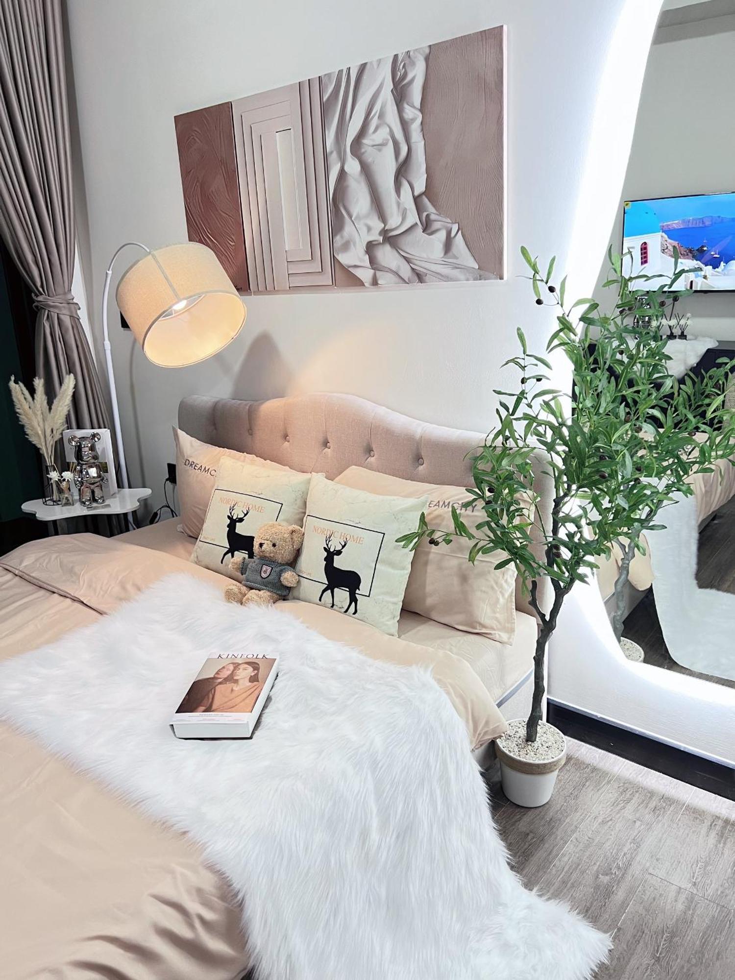 Apartment Luxury Delasol Studio- Free Infinity Pool- Near District 1- T-housing